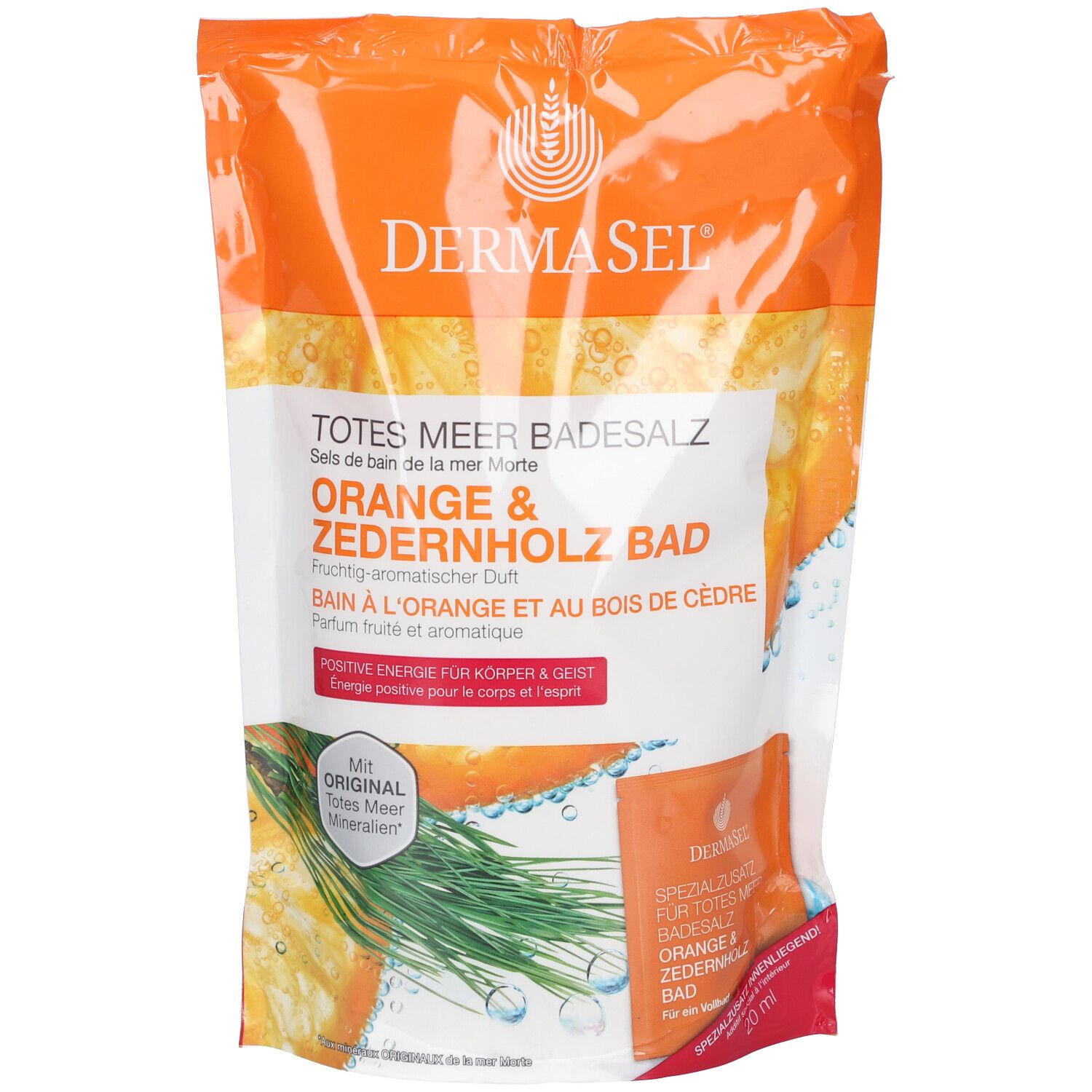 Emballage de sel de bain DERMASEL®. Sachet orange avec nom du produit et informations. Illustration d'orange et de bois de cèdre.
