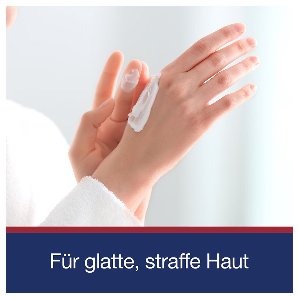 Mains appliquant de la crème. Texte : Pour une peau lisse et ferme.