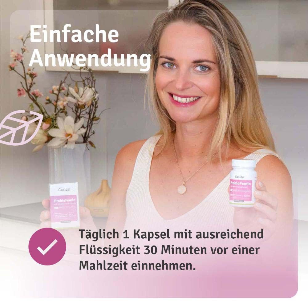 Femme avec flacon Casida ProbioFemin. Utilisation : 1 gélule avec liquide 30 minutes avant le repas.