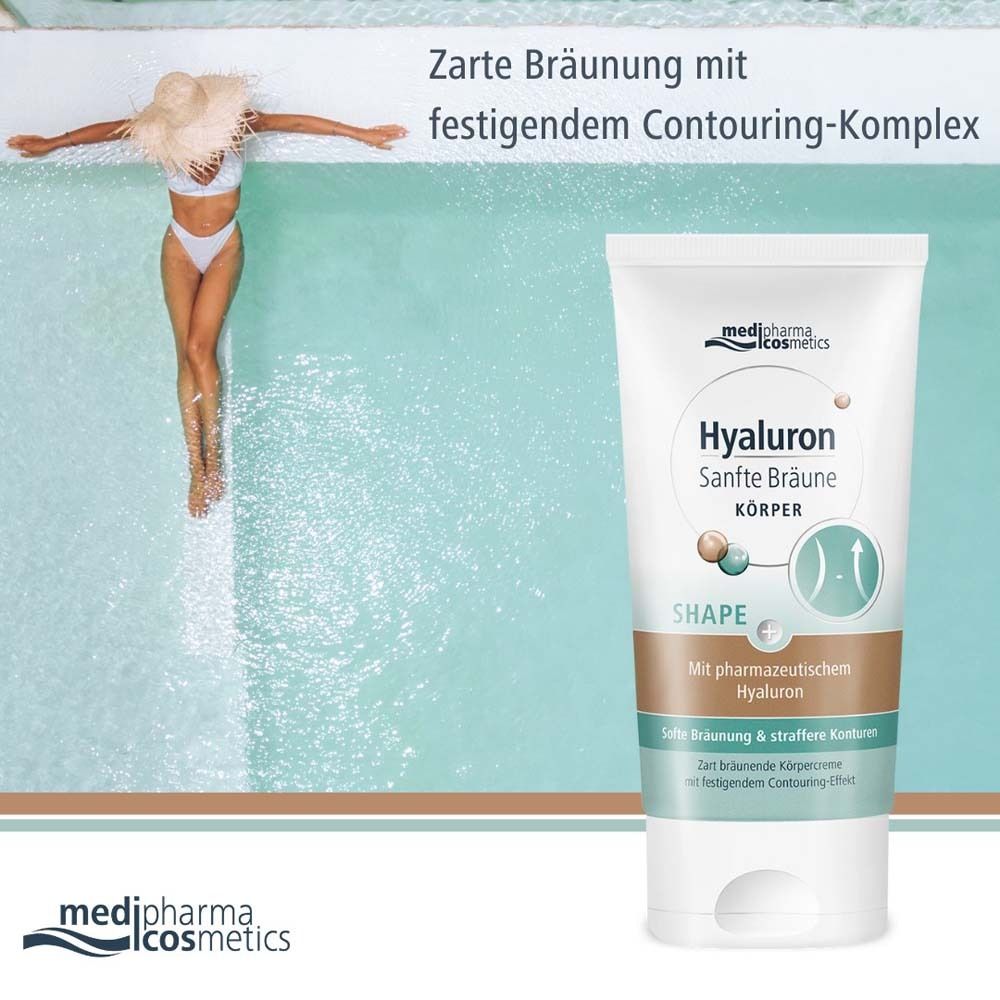 Tube de produit au bord de la piscine. Femme en bikini dans l'eau. Texte : Hyaluron Sanfte Bräune Körper. Bronzage doux.