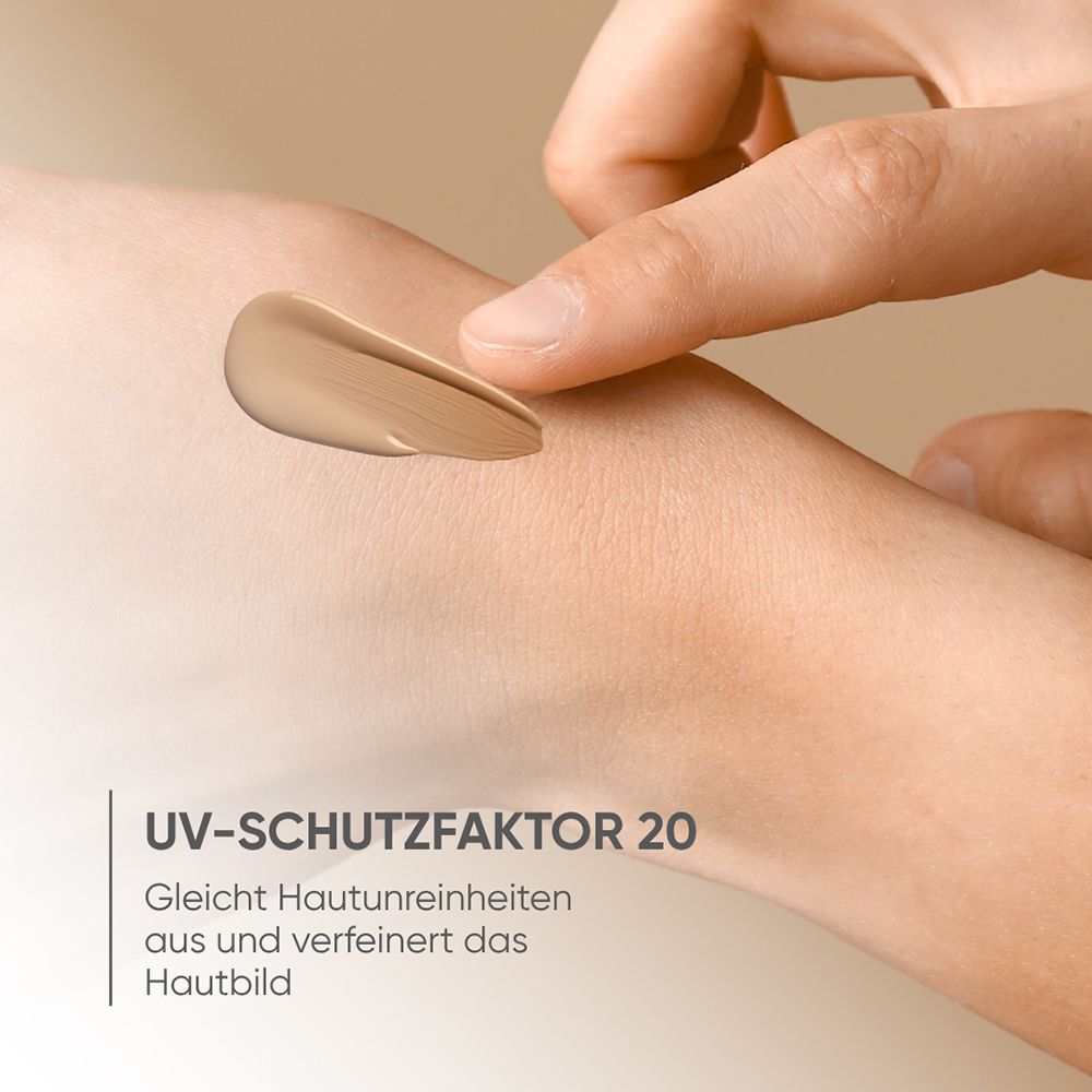 Louis Widmer nutriderm getönte Tagescreme UV 20, Bronze 02, auf Haut aufgetragen.