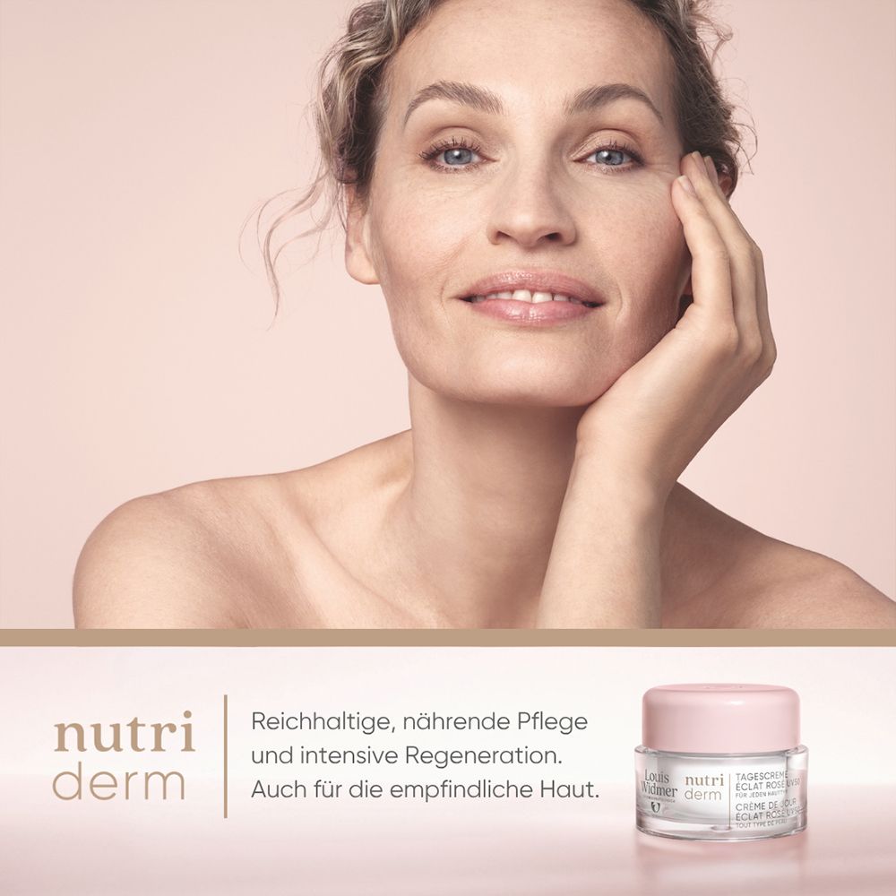 Frau mit Louis Widmer nutriderm getönter Tagescreme UV 20, Bronze 02.