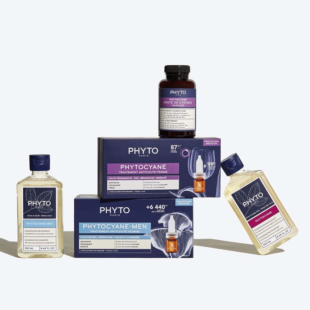 Plusieurs produits, dont des flacons de shampooing et un emballage de gélules. Tous les produits ont des étiquettes.