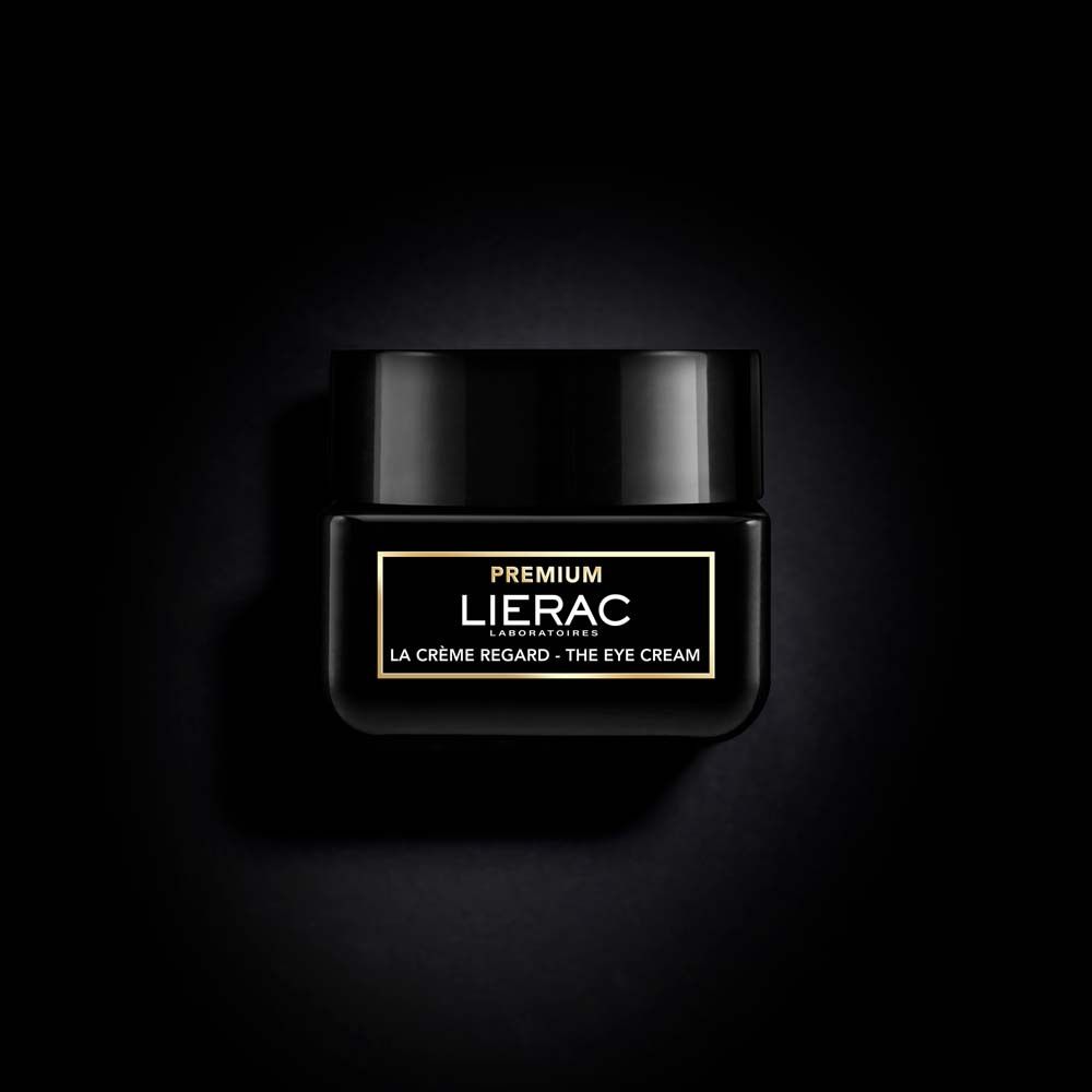 Pot noir avec couvercle. Inscription : PREMIUM LIERAC LA CRÈME REGARD - THE EYE CREAM.