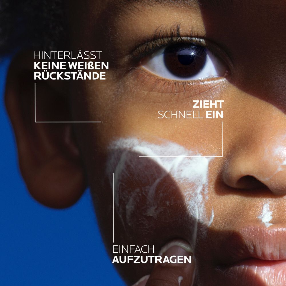 Enfant avec crème solaire sur le visage. Texte: Ne laisse pas de traces blanches, pénètre rapidement, facile à appliquer.