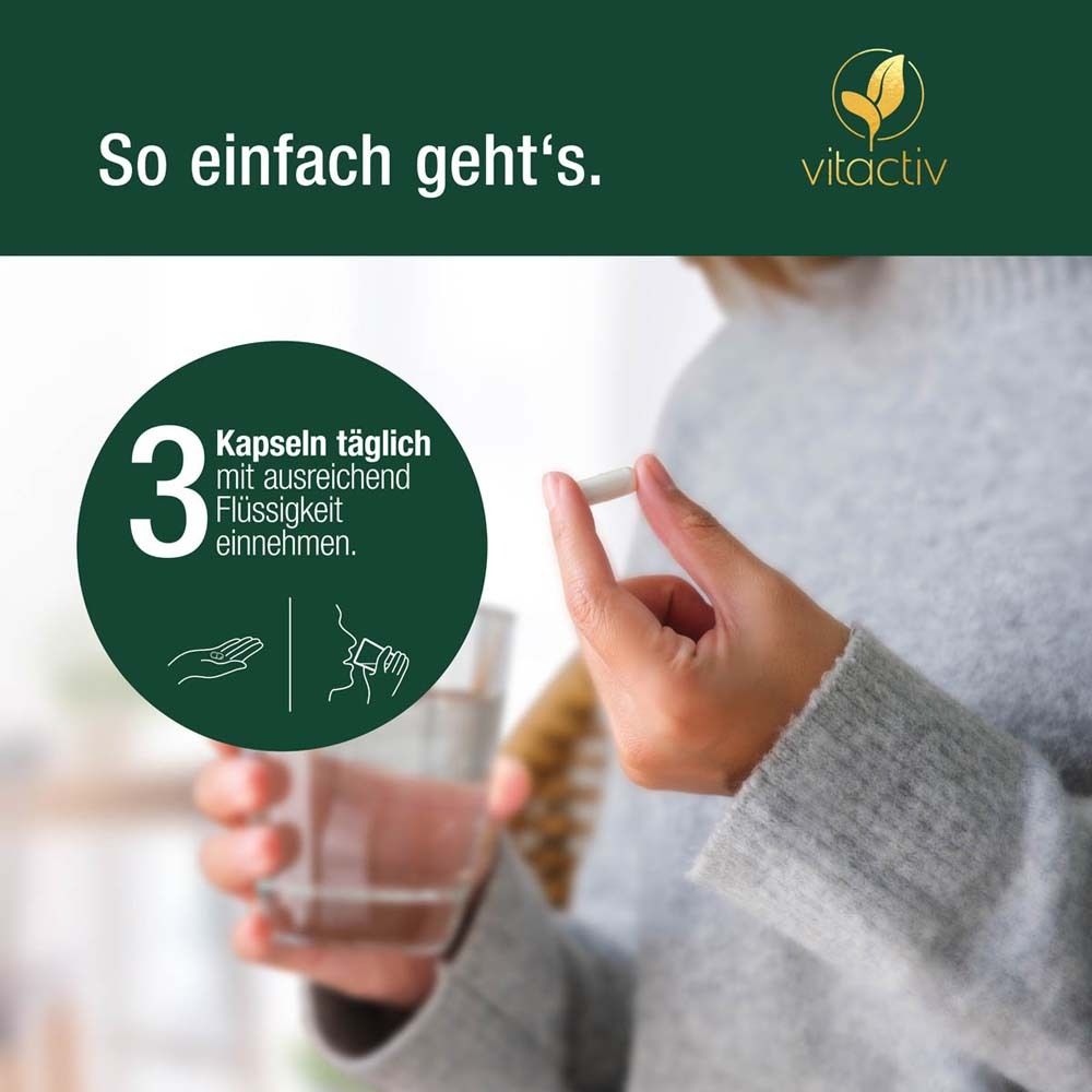 Person nimmt Kapsel mit Wasser ein. Text: 3 Kapseln täglich mit Flüssigkeit einnehmen.