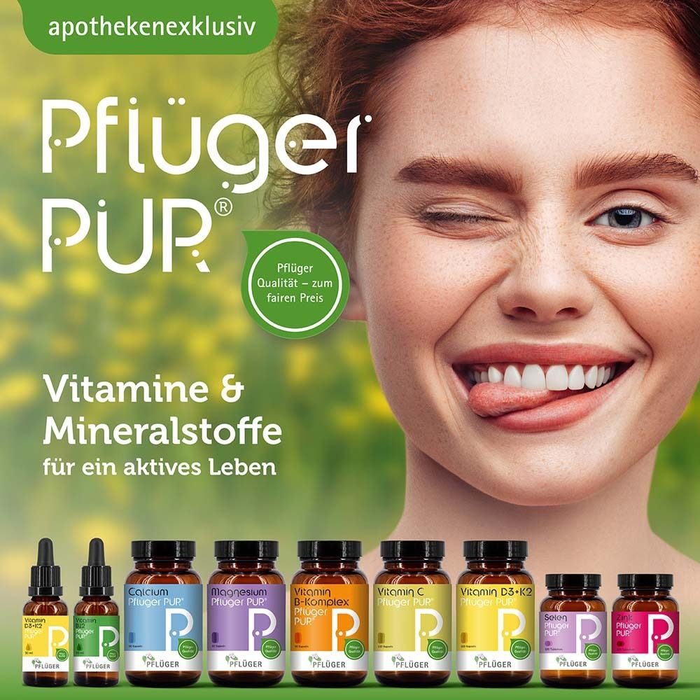 Femme souriante. Pflüger PUR, vitamines et minéraux. Différents flacons de vitamines et minéraux. Exclusivement en pharmacie.