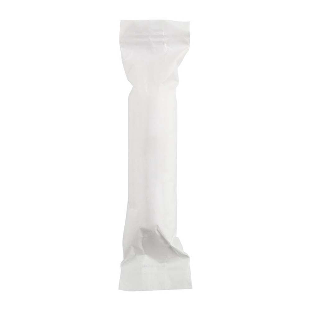 Einzeln verpackter Tampon. Weiße, längliche Verpackung.