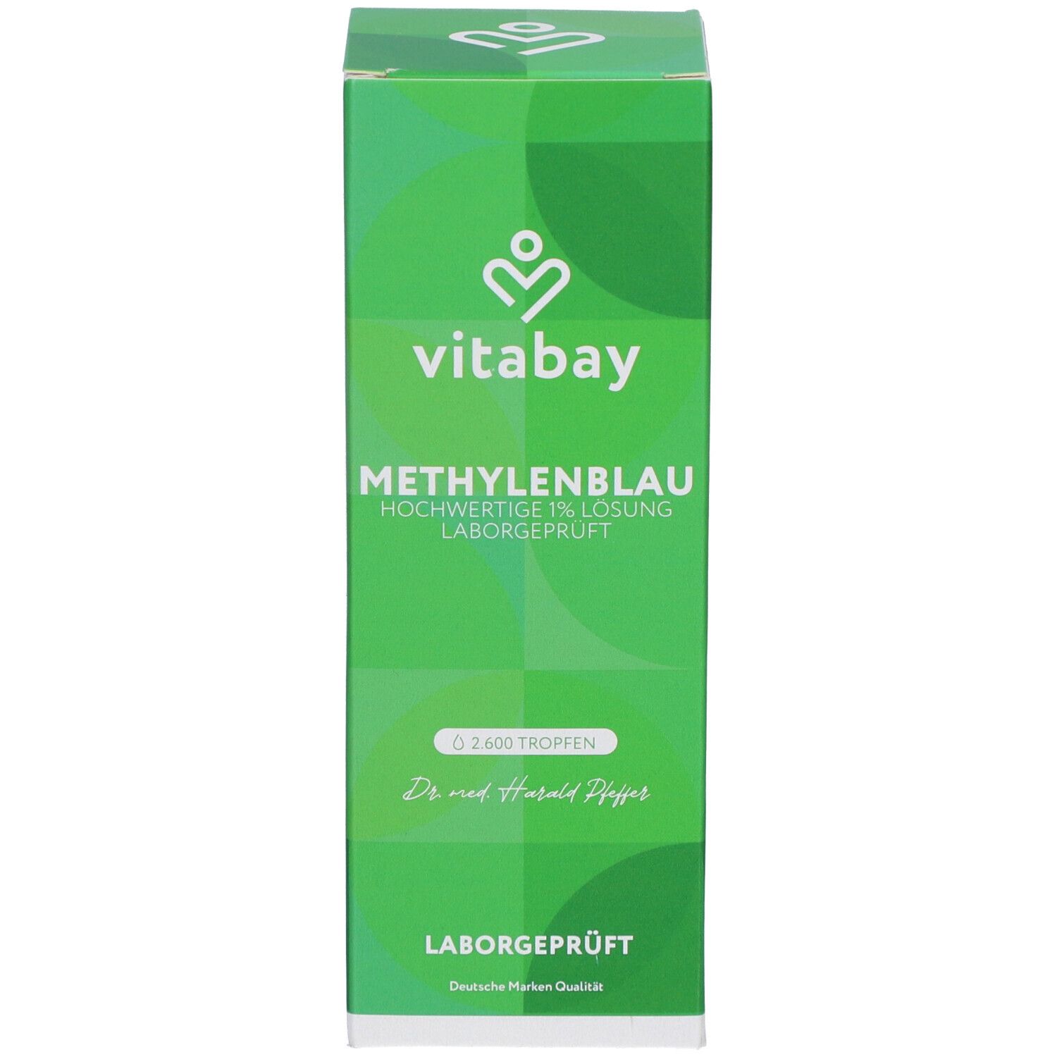 Grüne Verpackung mit Produktnamen und Logo. Text und Logo auf der Verpackung.
