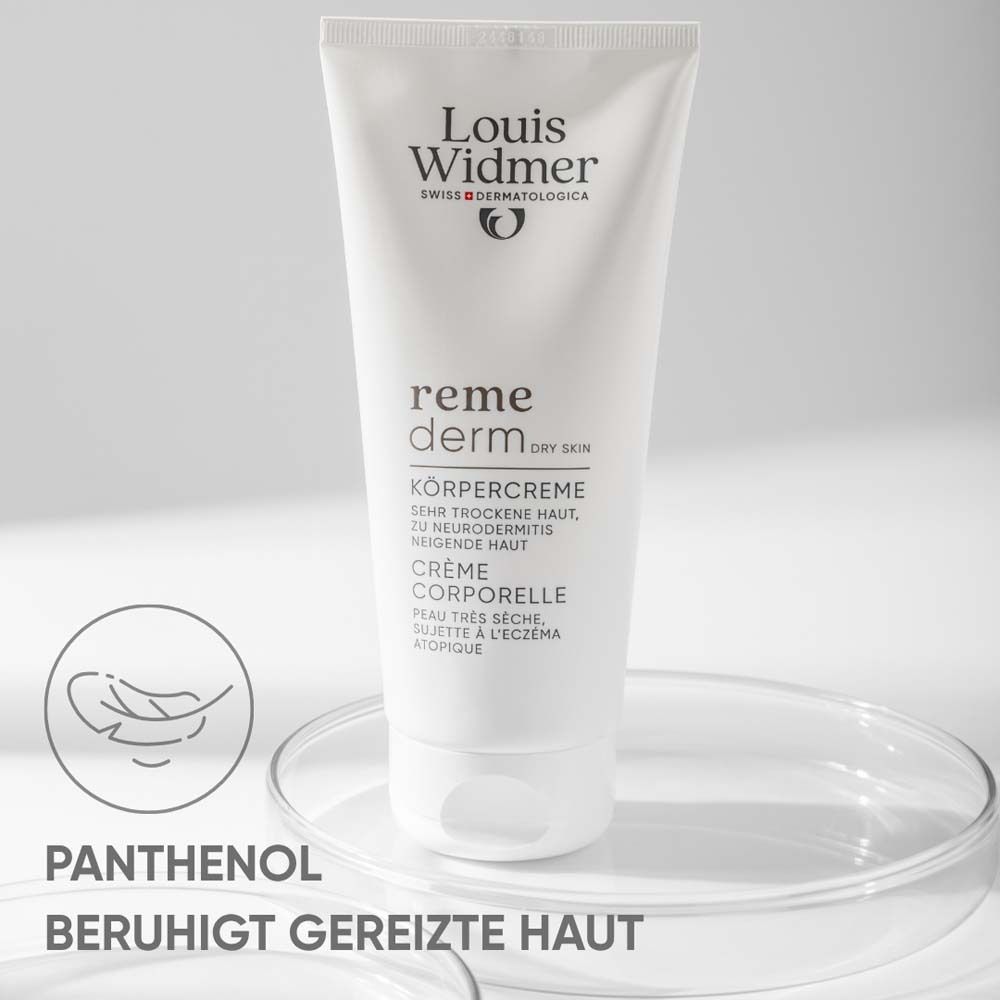 Tube remederm crème corporelle, avec panthénol. Sur plaque de verre.