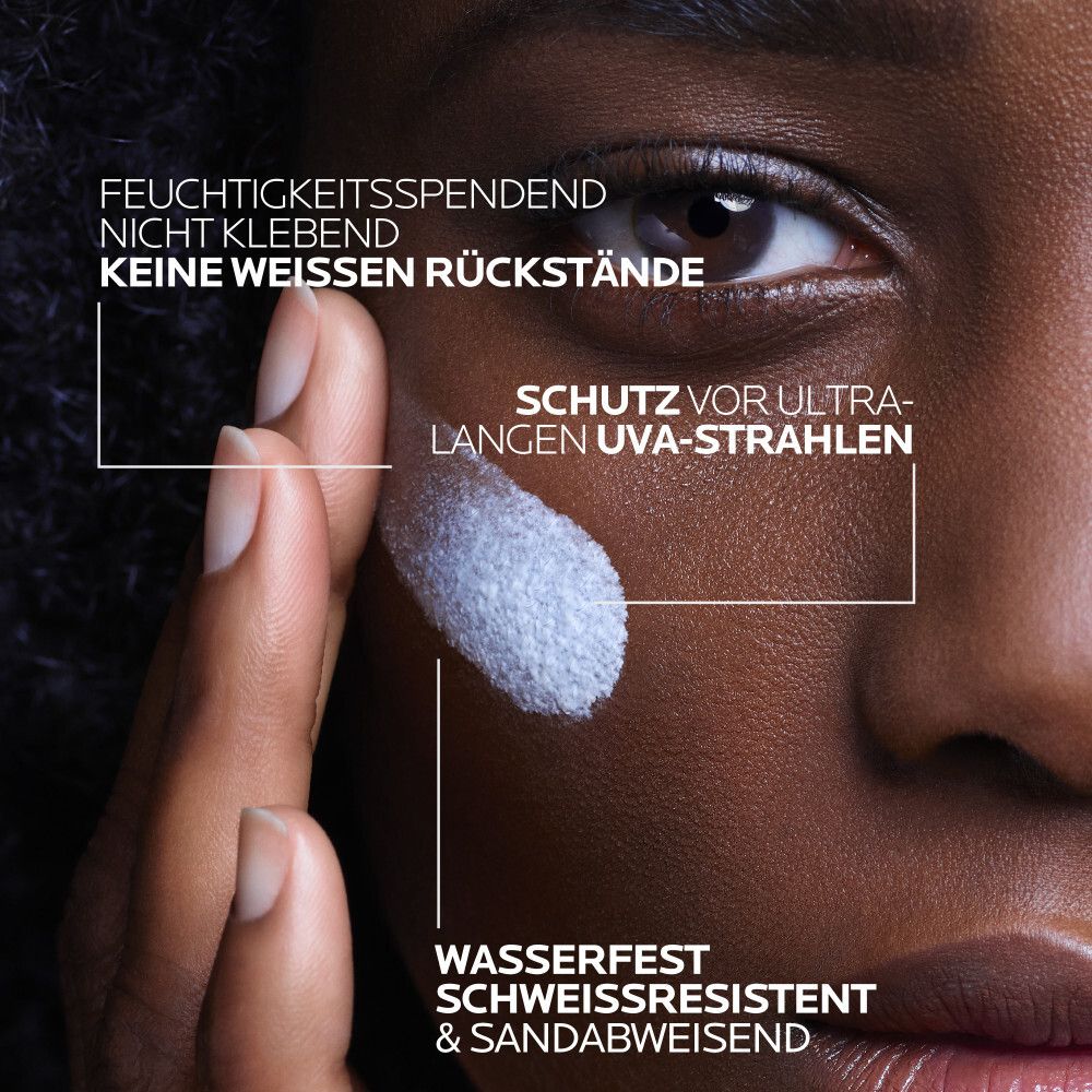 Visage avec produit. Texte : Hydratant, pas de traces blanches, protection UVA, résistant à l'eau.