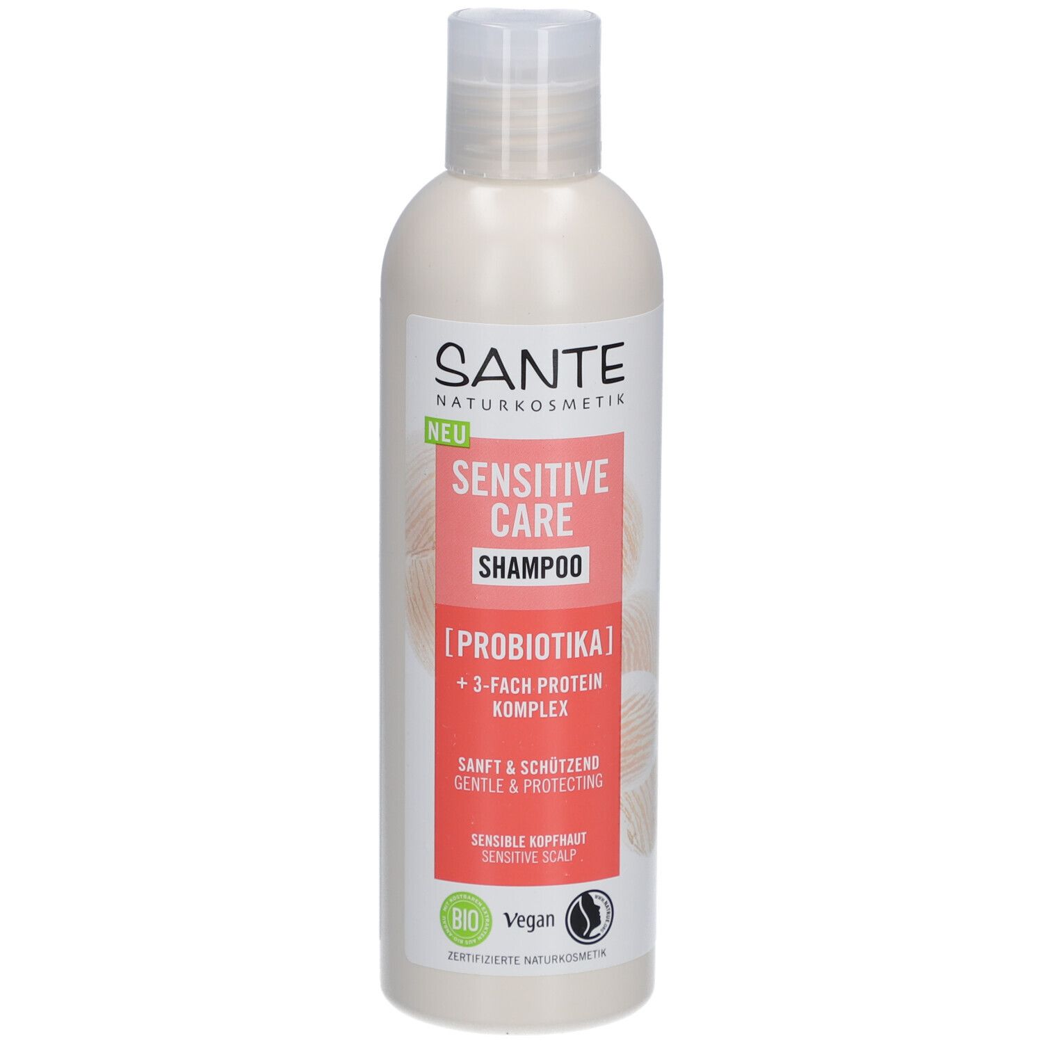 Shampoo SANTE Sensitive Care. Bouteille de shampooing blanc avec bouchon blanc et étiquette rouge. Texte: Sensitive Care Shampoo, [Probiotika].