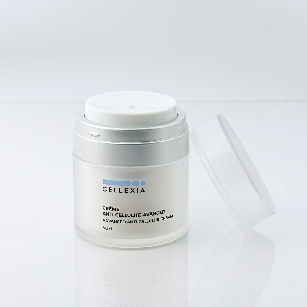 Creme-Dose mit offenem Deckel. Aufschrift: Cellexia, Crème Anti-Cellulite Avancée, Advanced Anti-Cellulite Cream, 50ml.