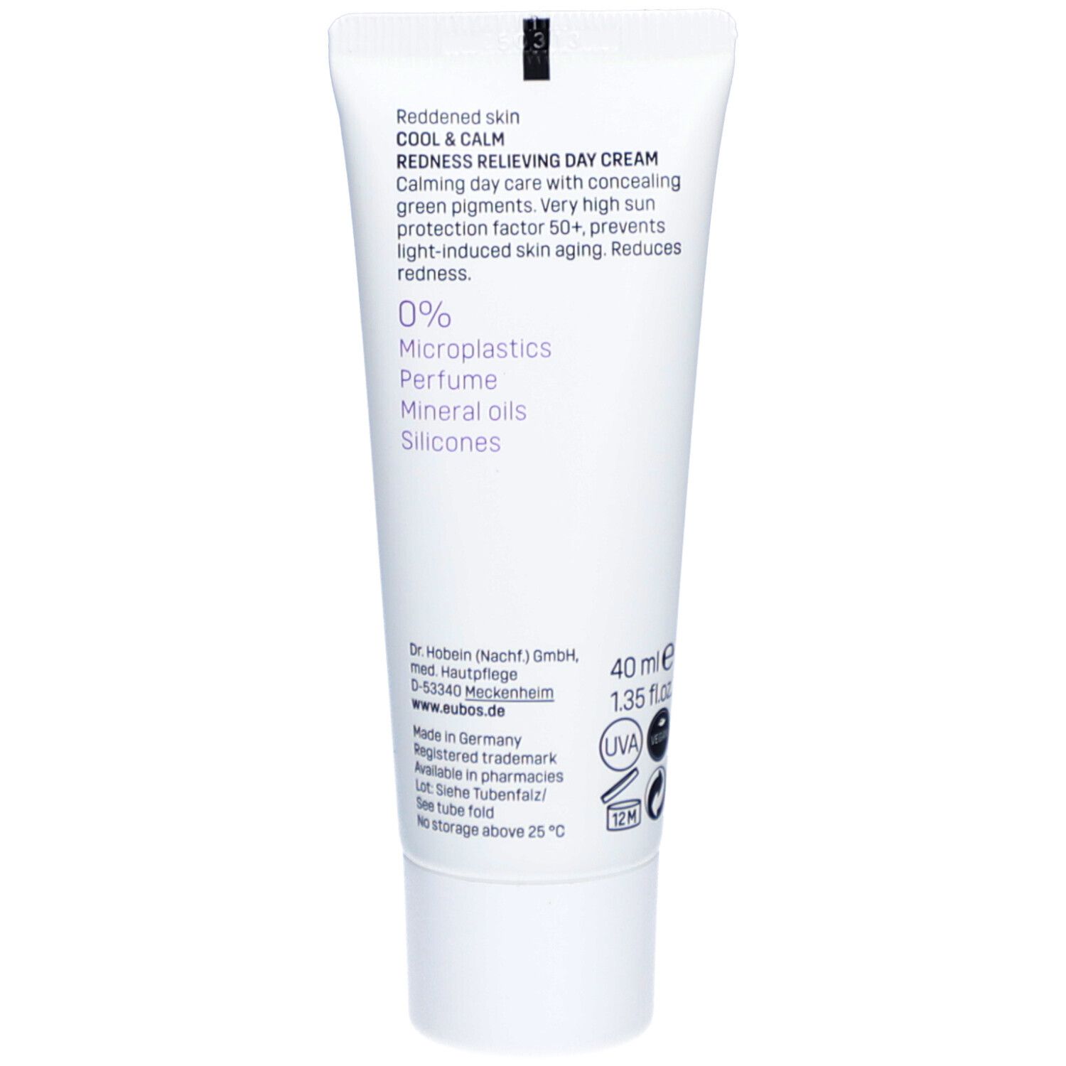 Rückseite der Creme-Tube. Text: Reddened skin, Cool & Calm, Redness Relieving Day Cream. 0% Mikroplastik.