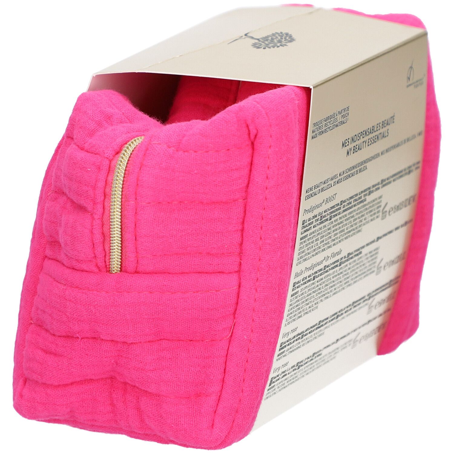 Pinkfarbene Kosmetiktasche mit goldfarbenem Reißverschluss. Verpackung mit Produktinformationen. Winkelansicht.