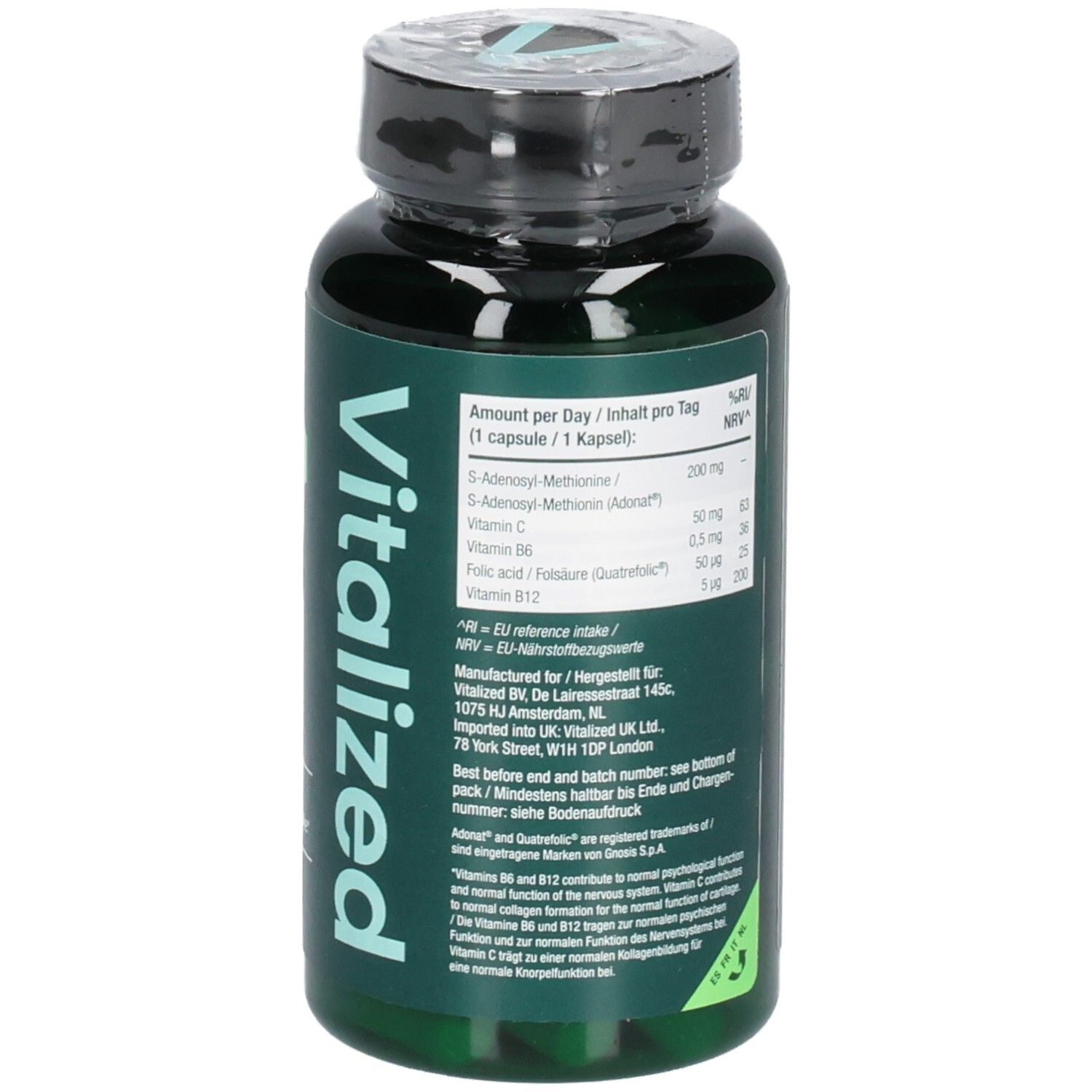 Grüne Flasche mit schwarzen Deckel. Aufschrift: VITALIZED. Nährwertangaben. Herstellerinformationen.