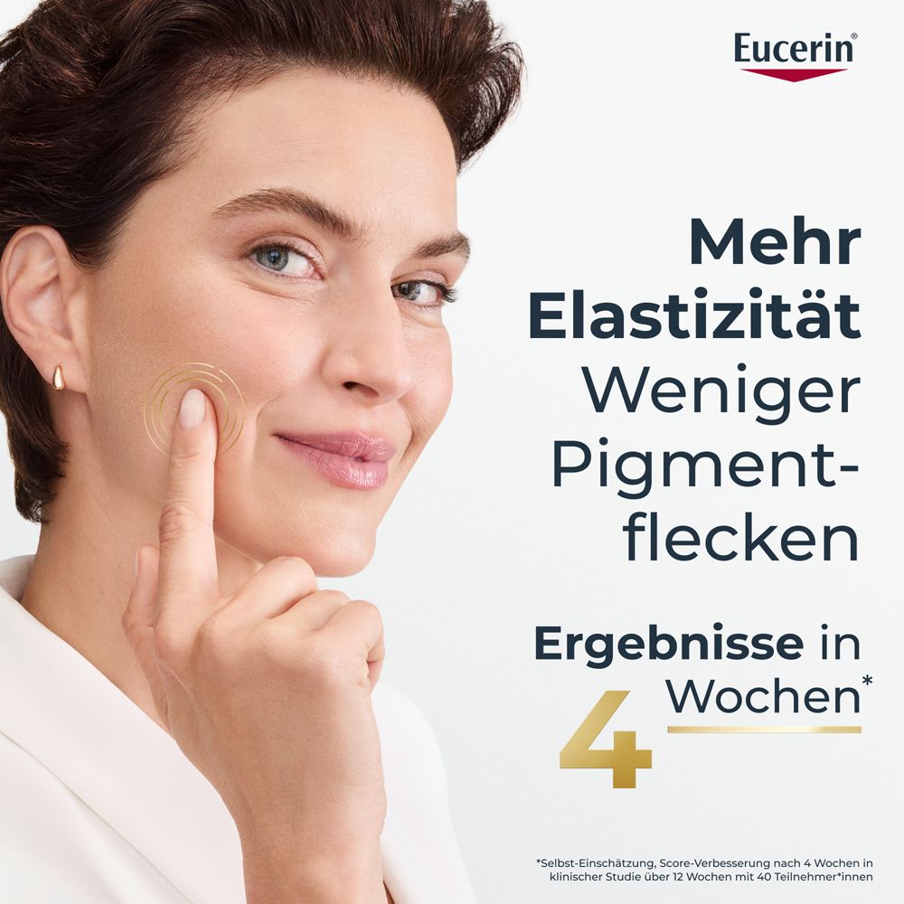Femme touchant son visage. Texte: Plus d'élasticité, moins de taches pigmentaires. Résultats en 4 semaines. Eucerin.