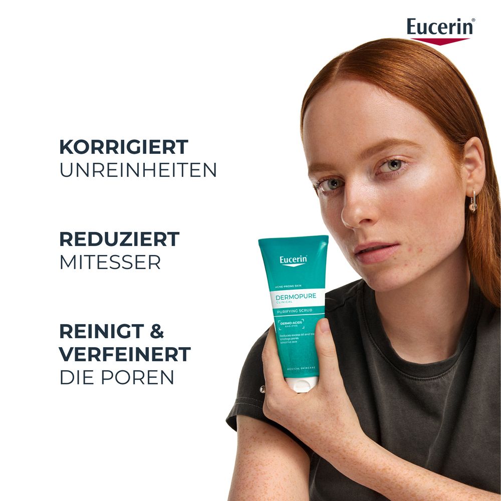 Femme tenant Eucerin Dermopure Clinical Waschpeeling. Texte : Corrige les imperfections, réduit les points noirs.
