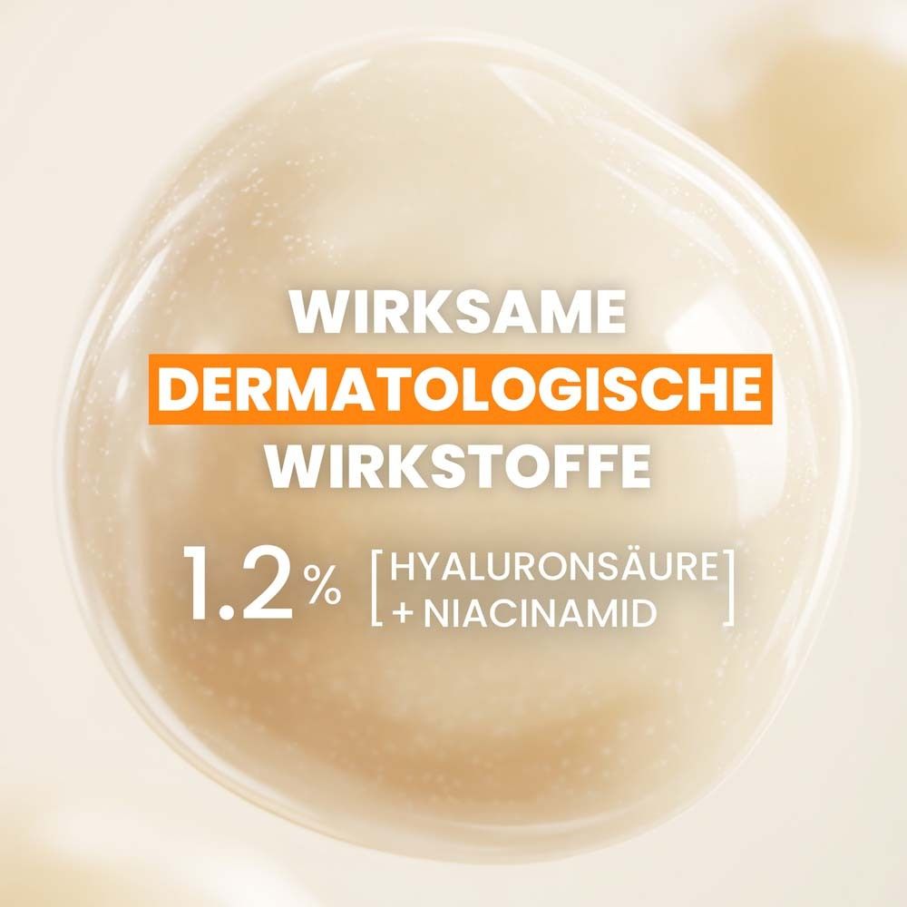 Gros plan d'un liquide. Texte: Ingrédients dermatologiques efficaces. 1.2% Acide hyaluronique + Niacinamide.