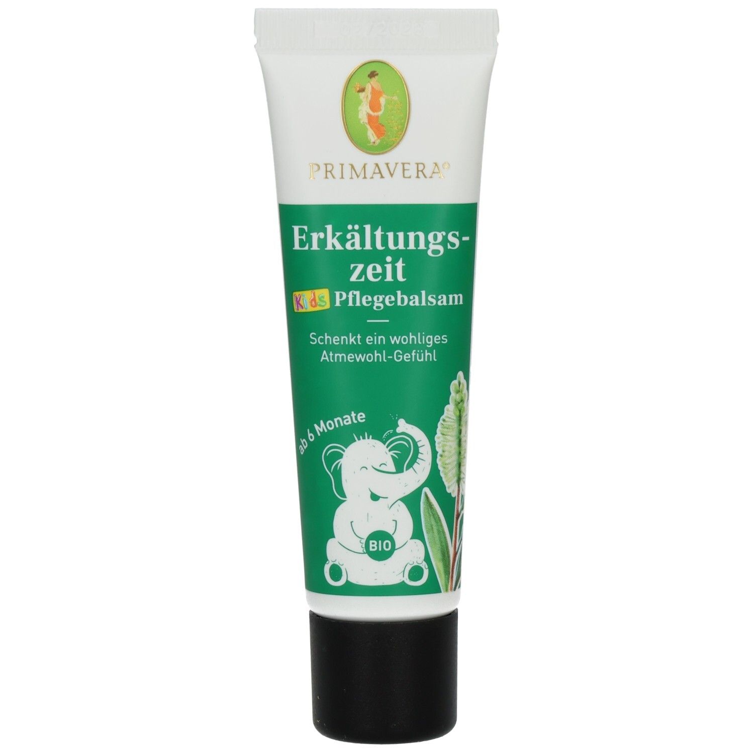 Tube mit grünem Etikett. Aufschrift: Erkältungszeit Kids Pflegebalsam. Logo: PRIMAVERA. Bio-Siegel. Illustration: Elefant.