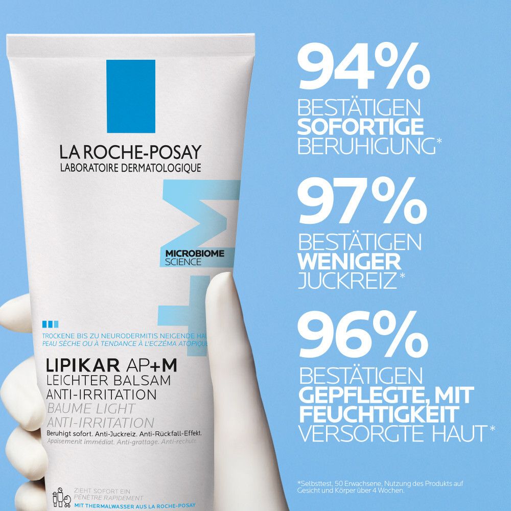Tube La Roche-Posay Lipikar Leichter Balsam AP+M. Blanc, logo bleu. Texte : 94% apaisement immédiat, 97% moins de démangeaisons, 96% peau soignée.