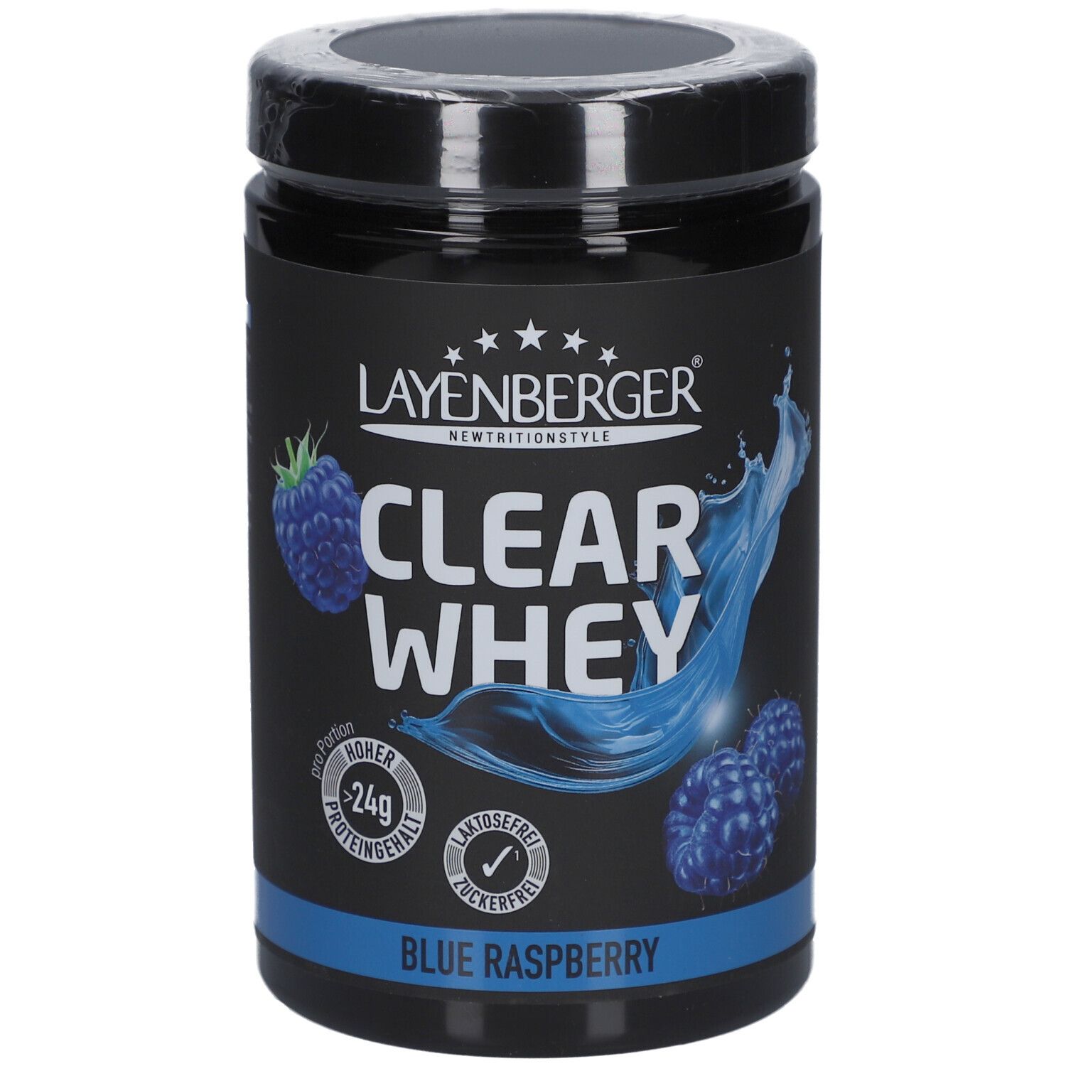 Boîte noire LAYENBERGER Clear Whey Blue Raspberry. Graphique framboises bleues et éclaboussures d'eau. Riche en protéines, sans lactose, sans sucre.