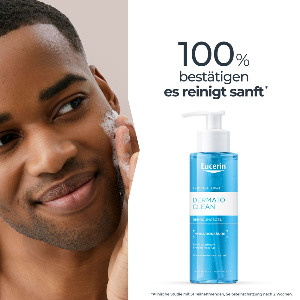 Mann wäscht Gesicht mit Schaum. Eucerin DermatoClean Reinigungsgel. Text: Reinigt sanft. Marke Eucerin.
