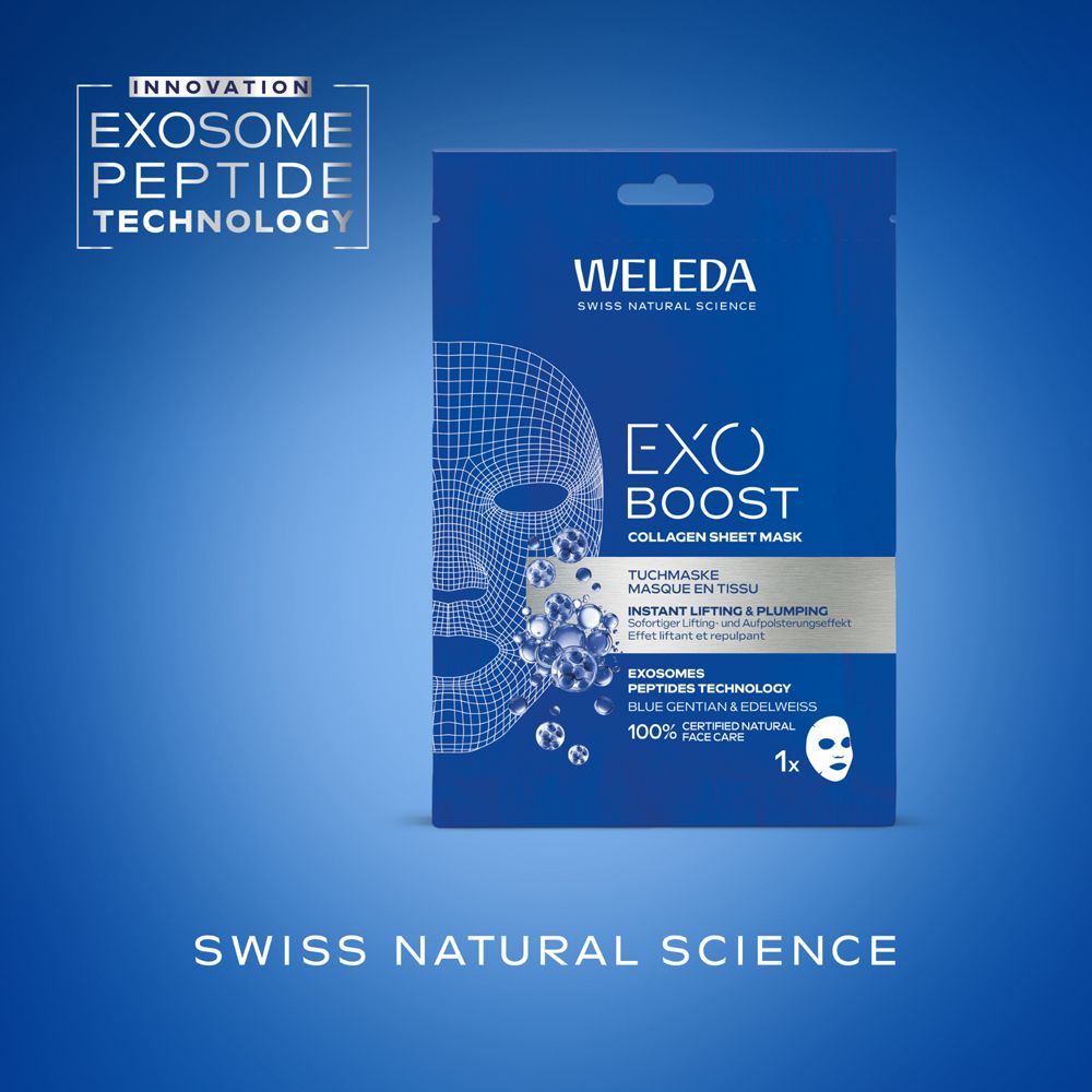 Emballage bleu avec nom et logo du produit. Contient un masque facial. Texte: Exo Boost, Collagen Sheet Mask.