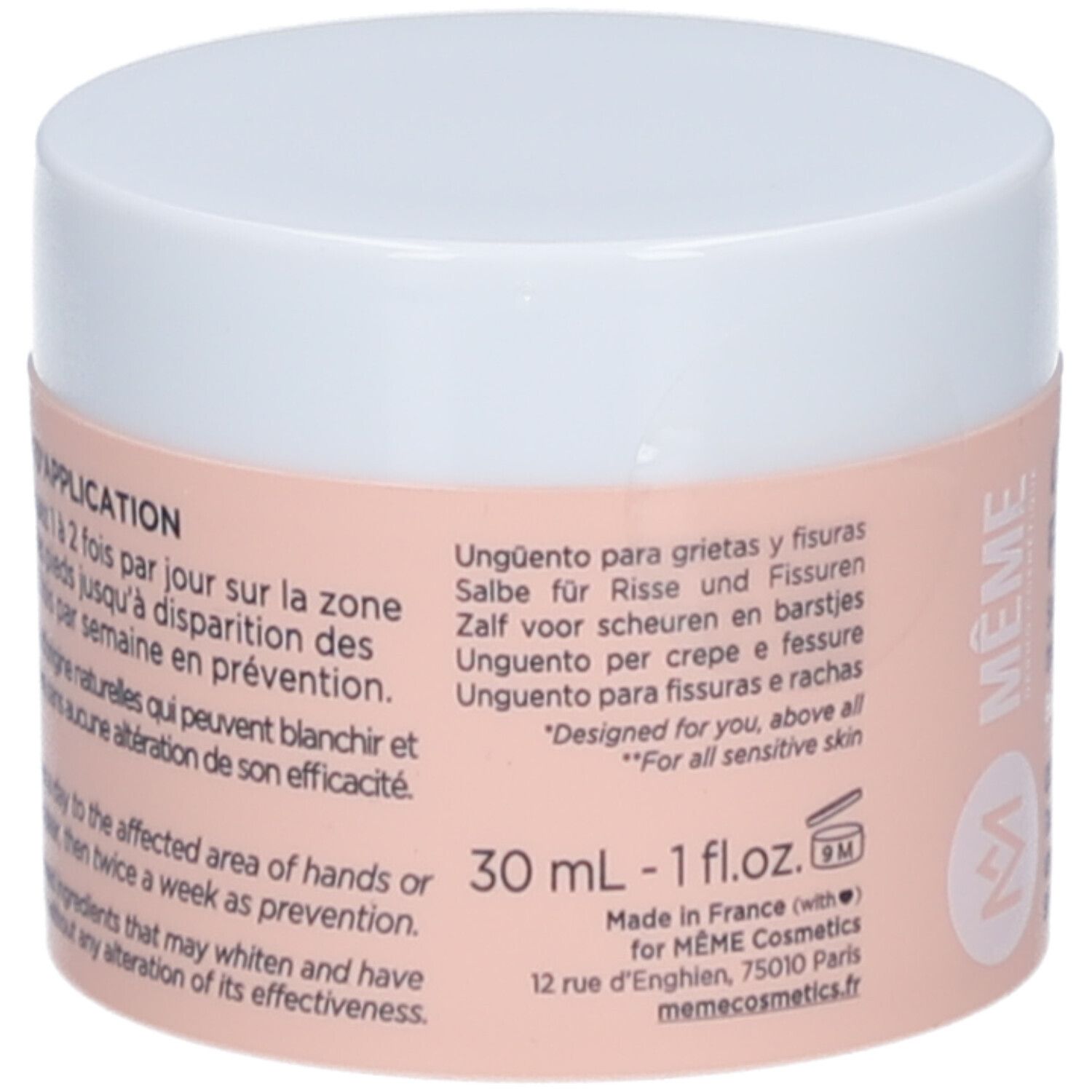 Pot de crème blanc et étiquette rose. Texte: Protocole d'application, 30 ml. Marque: MÊME Cosmetics.