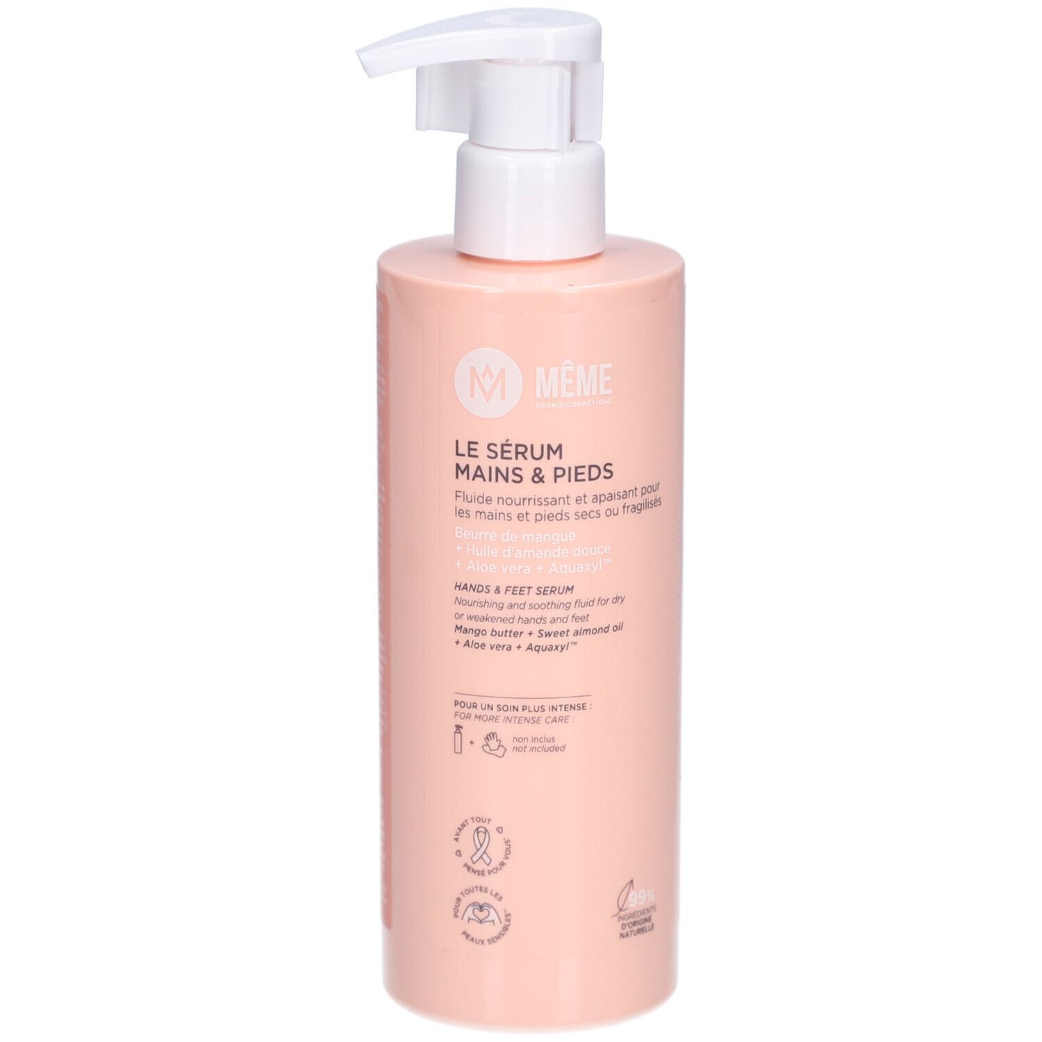 Flacon rose avec pompe blanche. Inscription : MÊME, Le Sérum Mains & Pieds. Contient Aloe Vera et huile d'amande douce.