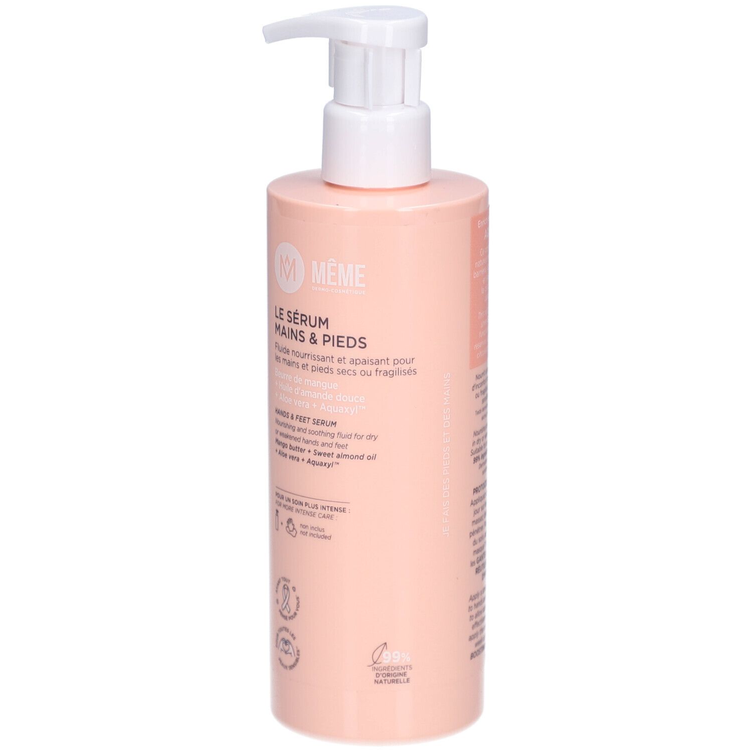 Flacon rose avec pompe blanche. Inscription : MÊME, Le Sérum Mains & Pieds. Contient Aloe Vera et huile d'amande douce.
