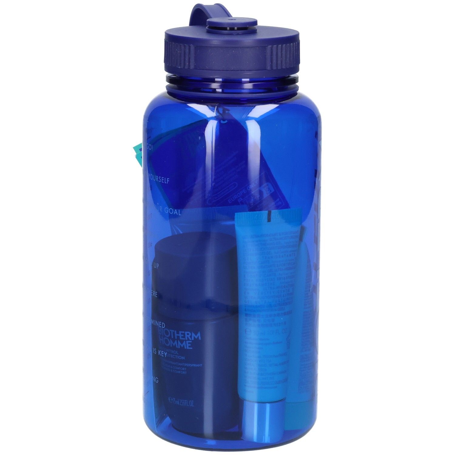 Blauer Trinkbehälter mit Henkel, gefüllt mit BIOTHERM Produkten. Ein dunkler Tiegel und eine Tube sind sichtbar.