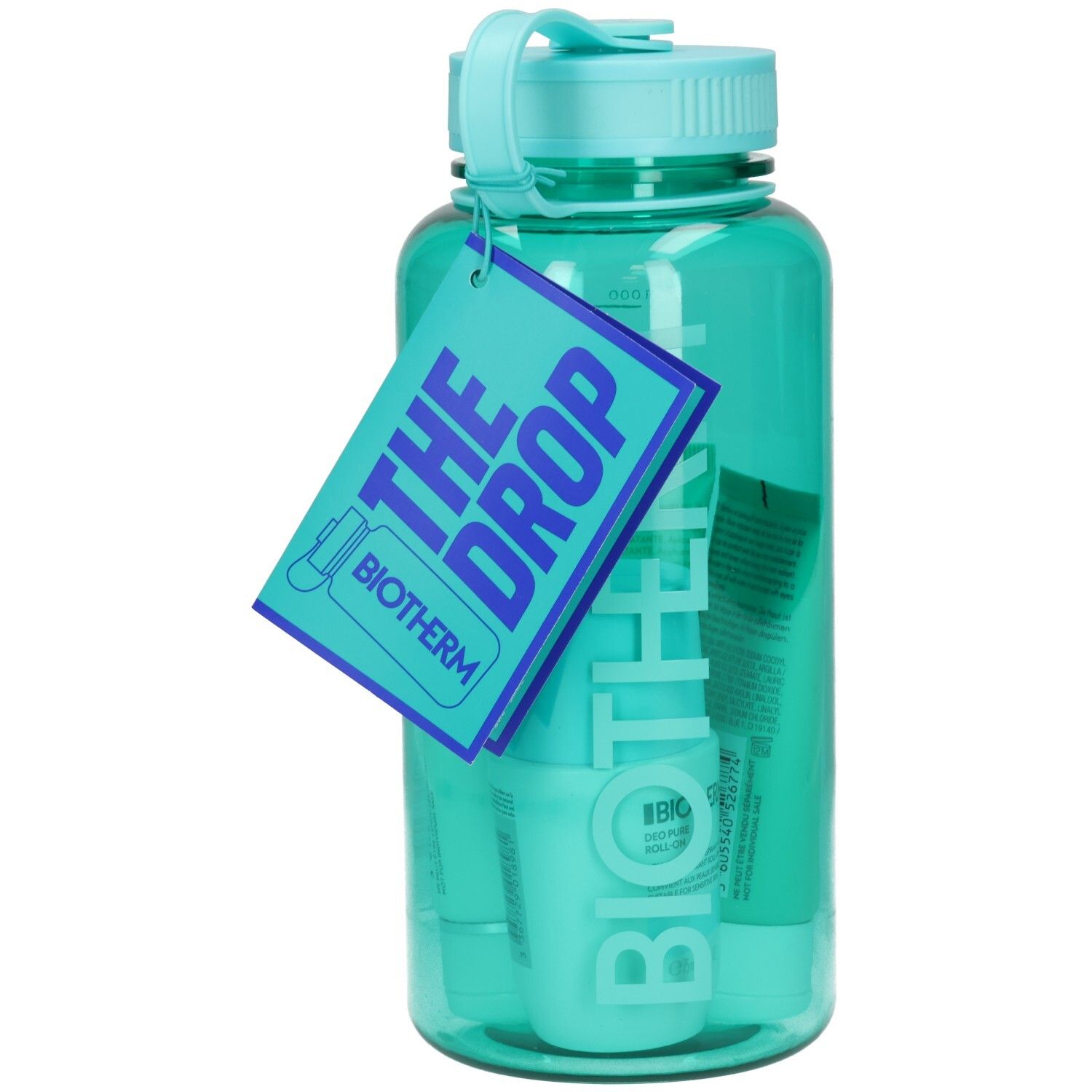Türkise Wasserflasche mit blauem Anhänger "The Drop Biotherm" und sichtbaren Pflegeprodukten.