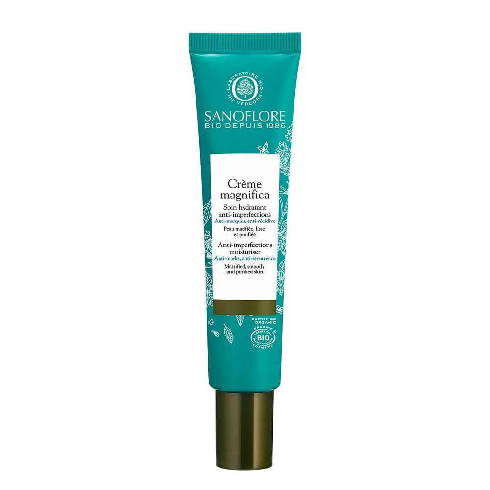 Türkisfarbene Tube mit Creme. Aufschrift: Crème magnifica Anti-Unreinheiten. Zertifiziert Bio.
