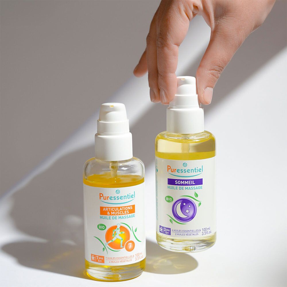 Zwei Flaschen Puressentiel Massageöl. Eine für Gelenke und Muskeln, eine für Schlaf. Bio-Siegel.