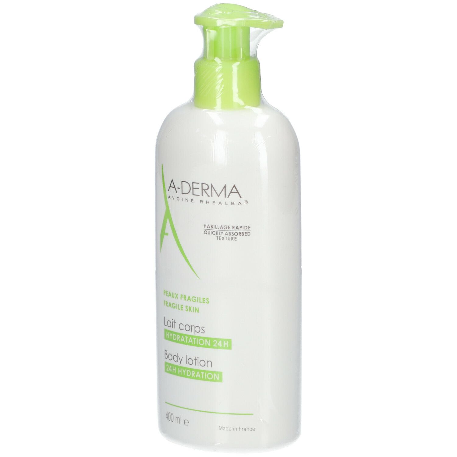 Weiße Flasche mit grünem Pumpkopf in Plastikfolie. A-Derma Logo und Produktbezeichnungen.