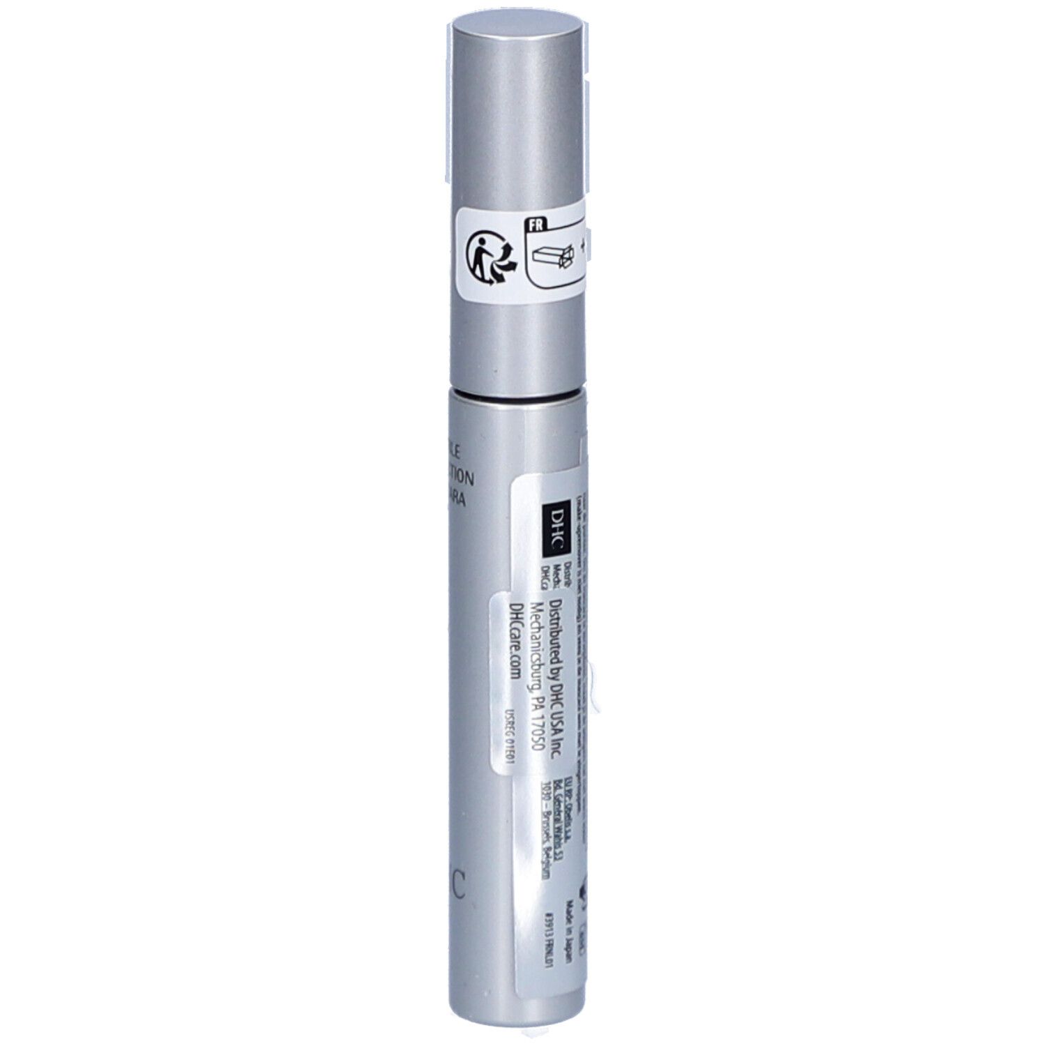 Tube de mascara argenté avec texte noir. Inscription : DOUBLE PROTECTION MASCARA et DHC. Un sceau sur le couvercle.