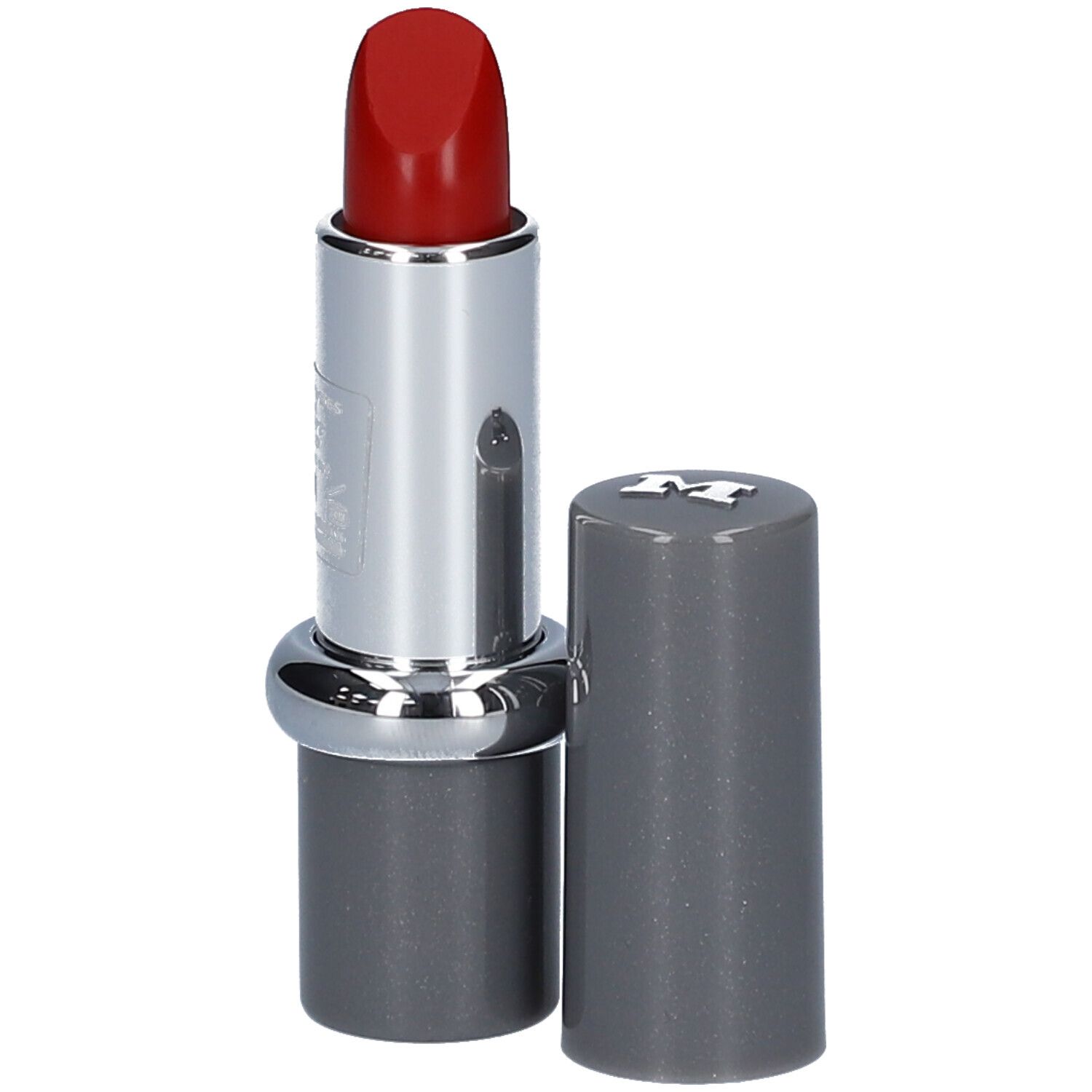 Roter Lippenstift, silberne Hülse, graue Kappe daneben. MAVALA Lippenstift.
