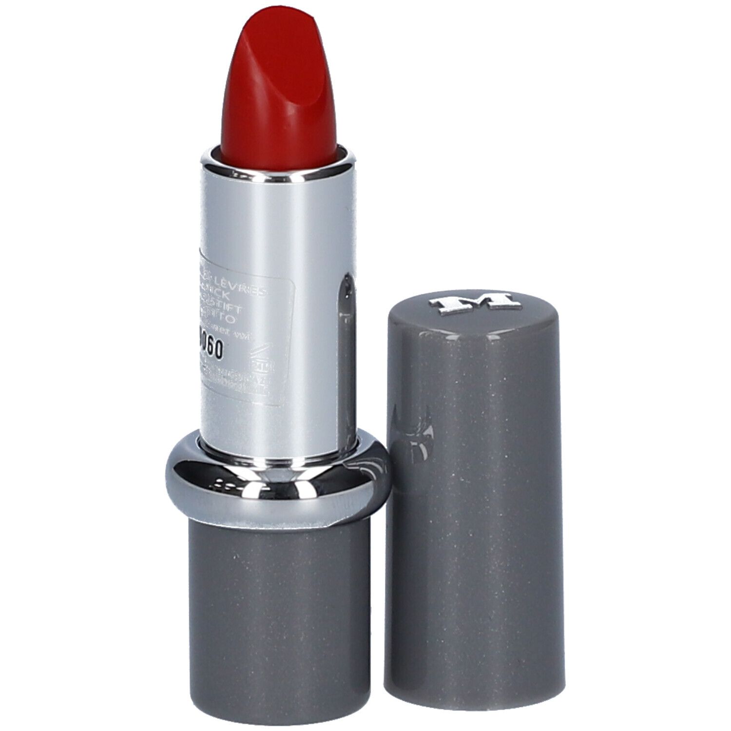Roter Lippenstift, silberne Hülse, graue Kappe daneben. MAVALA Lippenstift.
