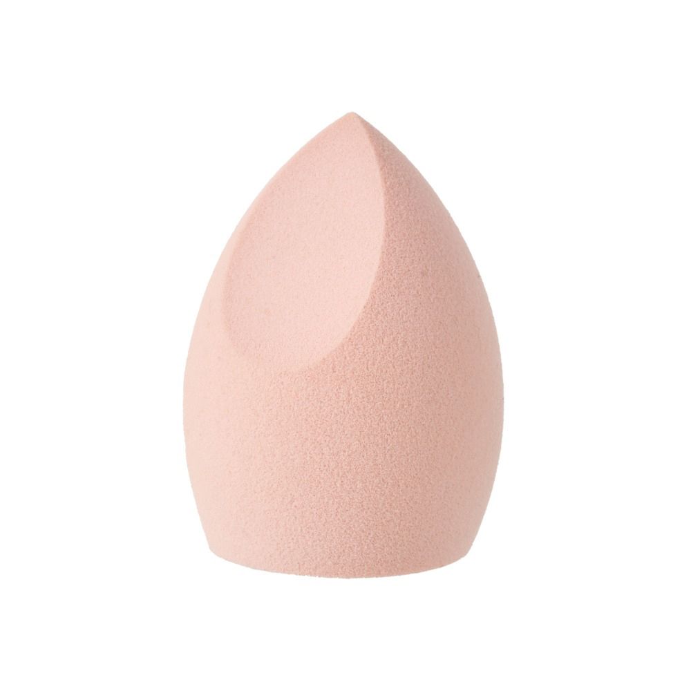 Beigefarbener Make-up-Schwamm in Tropfenform. Mit abgeschrägter Seite. Material mit feiner Textur.