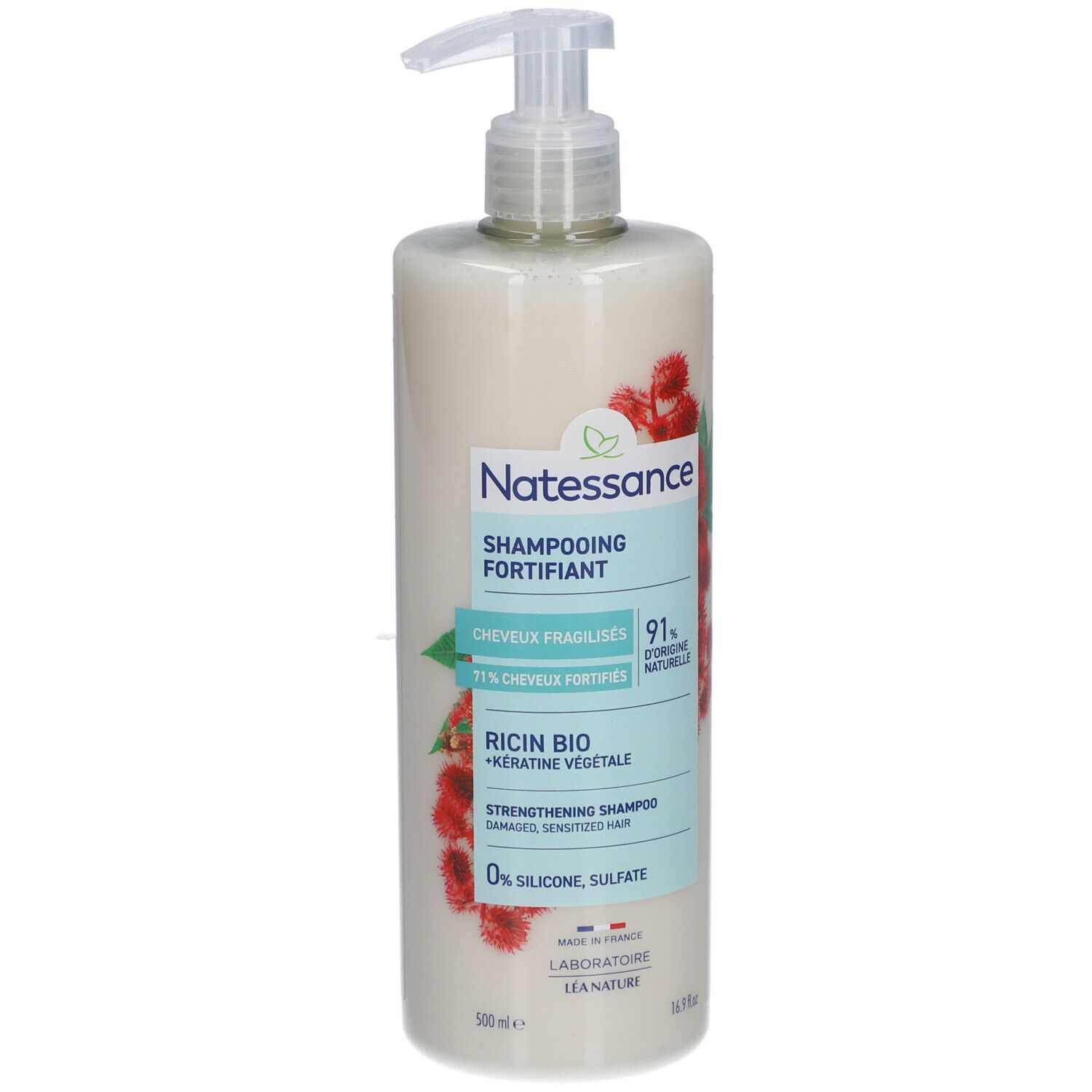 Shampoo-Flasche mit Pumpe. Aufschrift: Natessance, Shampooing Fortifiant, Ricin Bio, 91% natürliche Inhaltsstoffe.