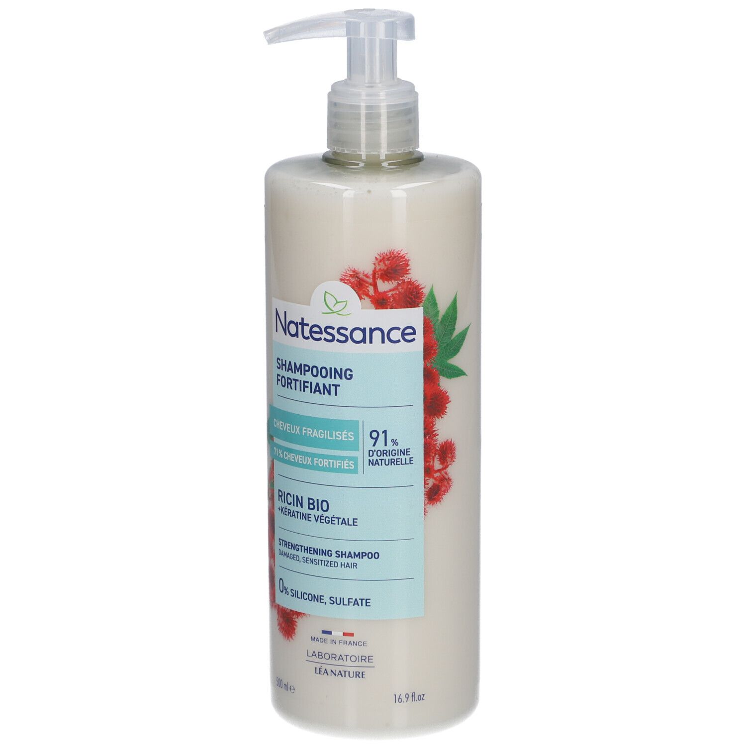 Shampoo-Flasche mit Pumpe. Aufschrift: Natessance, Shampooing Fortifiant, Ricin Bio, 91% natürliche Inhaltsstoffe.