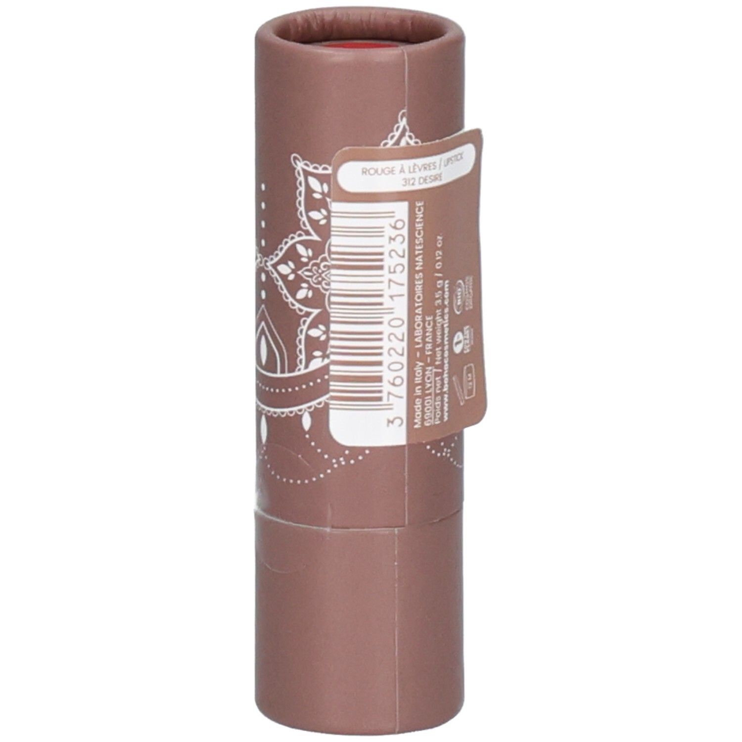 Lippenstift in brauner Kartonverpackung. Etikett mit Barcode und Produktname. Marke: bo.ho green make-up.