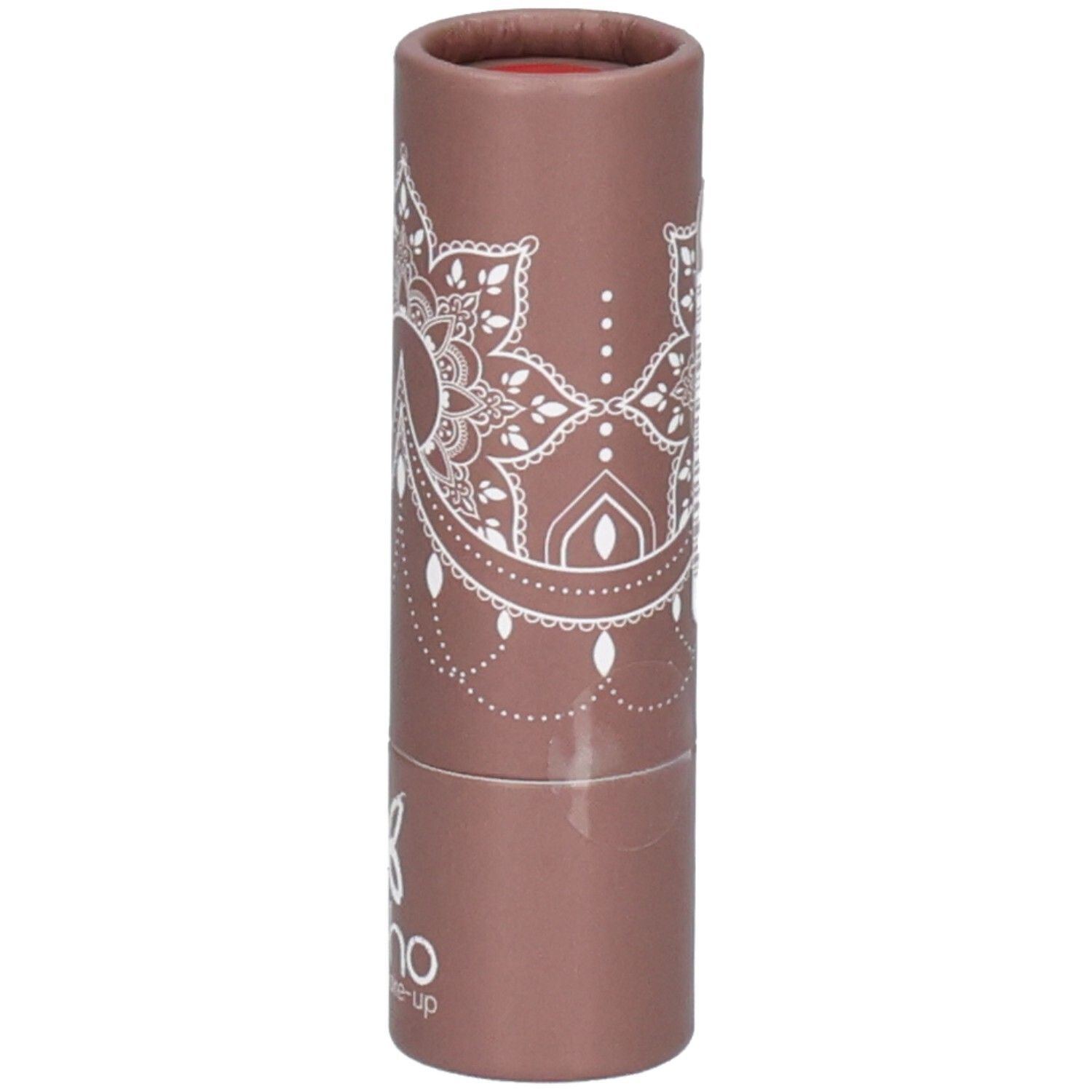 Lippenstift in brauner Kartonverpackung. Weißes Mandala-Muster. Marke: bo.ho green make-up.