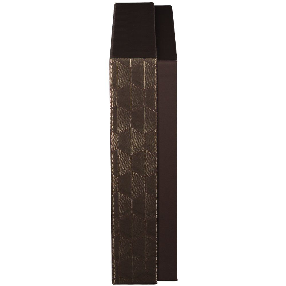 Vue latérale étroite d'un coffret cadeau marron. Motif géométrique doré sur le côté.