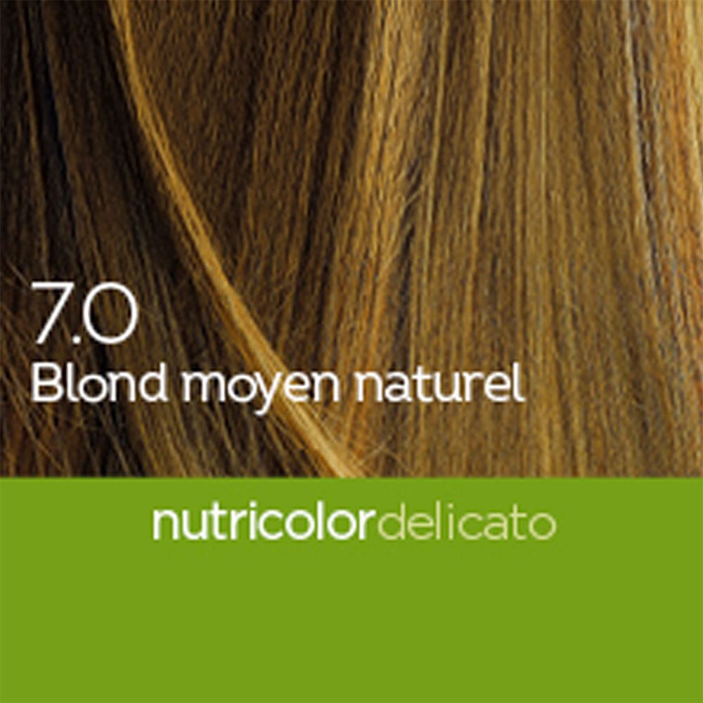 Haarsträhne mit der Aufschrift 7.0 Blond moyen naturel und dem Logo Nutricolor Delicato.