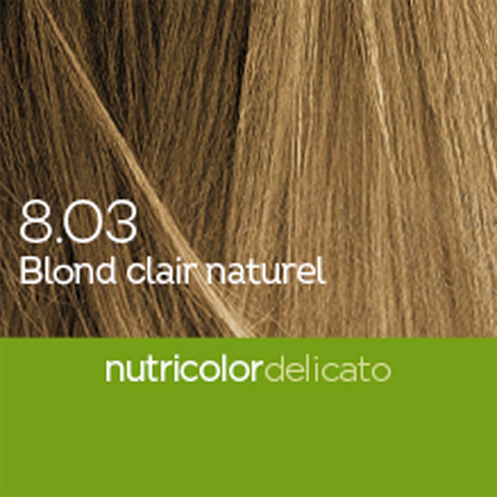 Ausschnitt der Haarfarbe 8.03 Blond Clair Naturel. Text: Nutricolor Delicato.