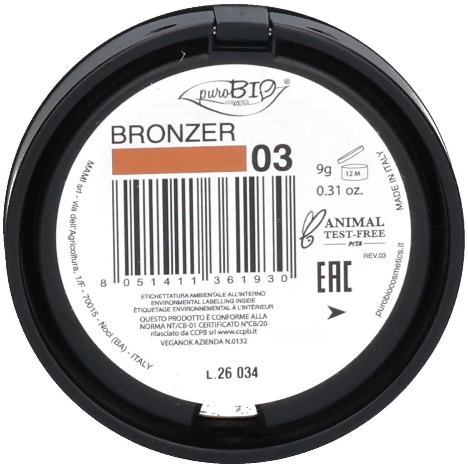 Runder Behälter mit Bronzer. Enthält die Nummer "03". Barcode und Informationen zur Größe und Haltbarkeit sind ebenfalls sichtbar.