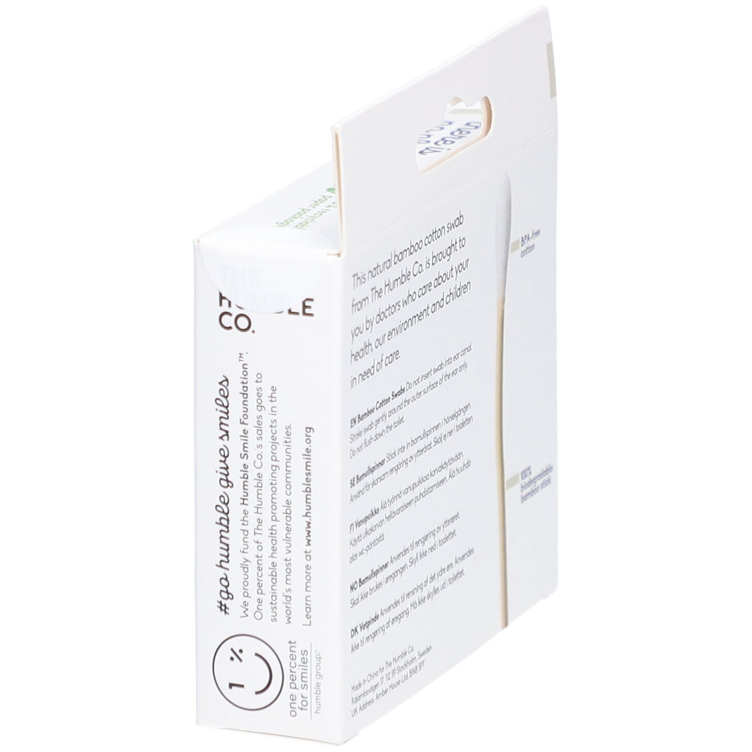 Côté de la boîte en carton blanche avec cotons-tiges en bambou. Texte multilingue. Inscription : #go humble give smiles.