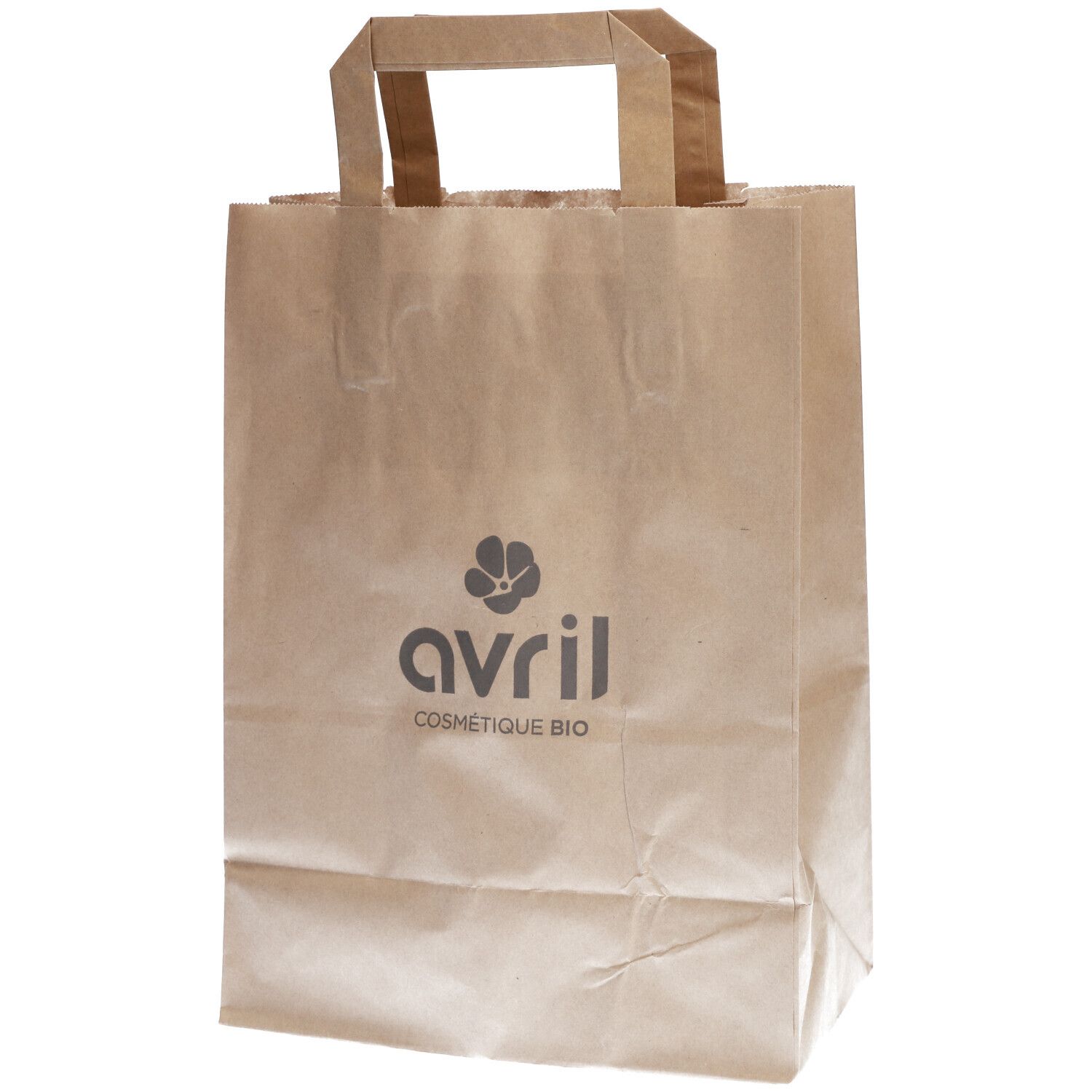 Braune Papiertragetasche mit Henkeln. Aufdruck: Logo und Schriftzug "avril COSMETIQUE BIO".